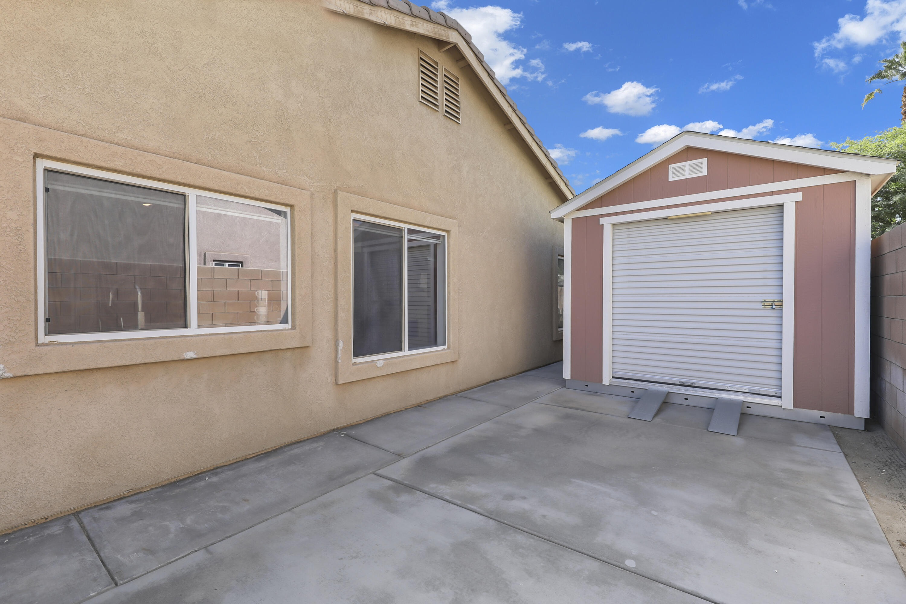 Indio, California, 92201, United States, 4 Bedrooms Bedrooms, ,3 BathroomsBathrooms,Residential,For Sale,1950105