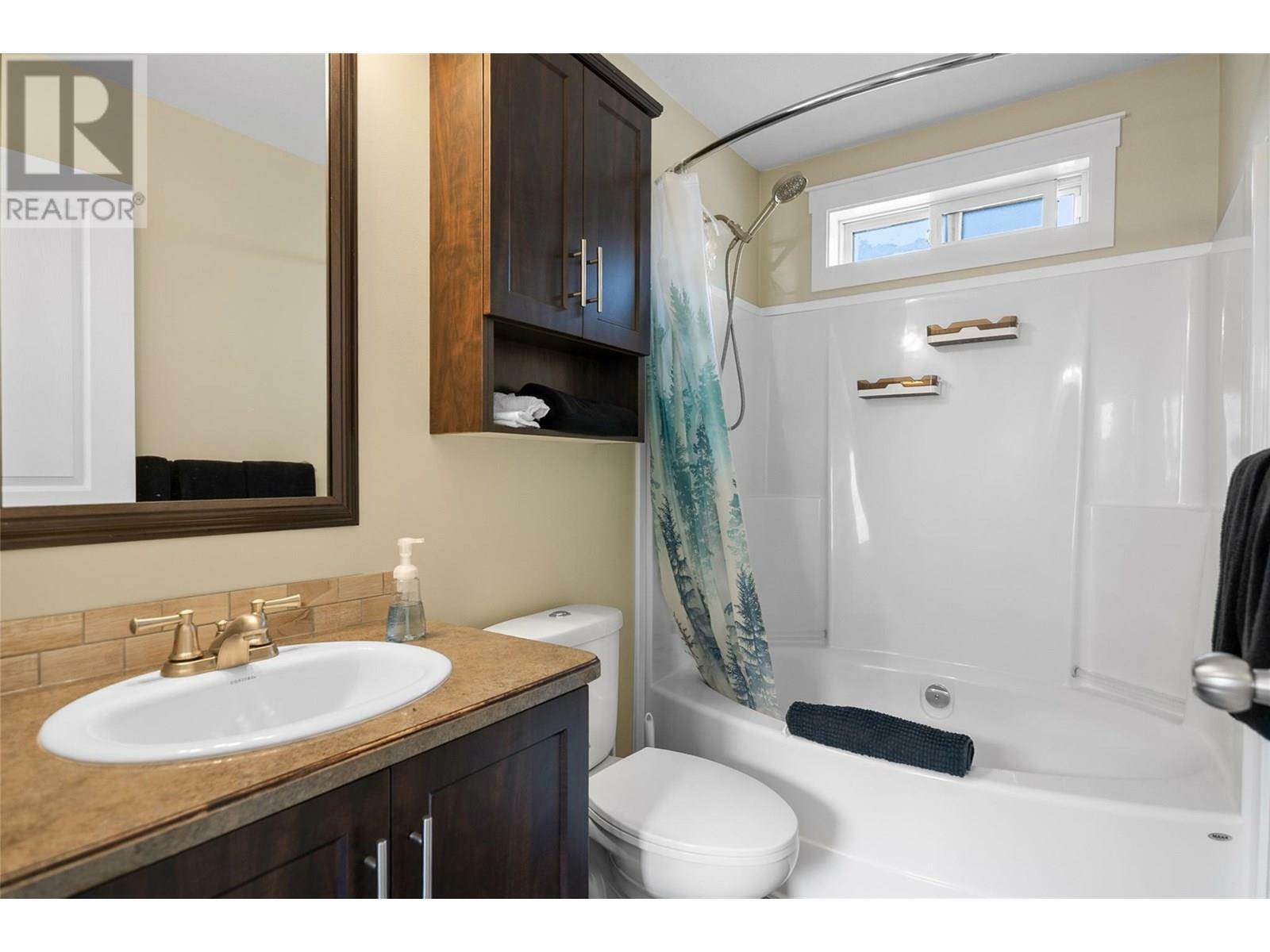 REVELSTOKE, British Columbia, V0E 2S1, CA, 2 Bedrooms Bedrooms, ,2 BathroomsBathrooms,Residential,For Sale,1874403