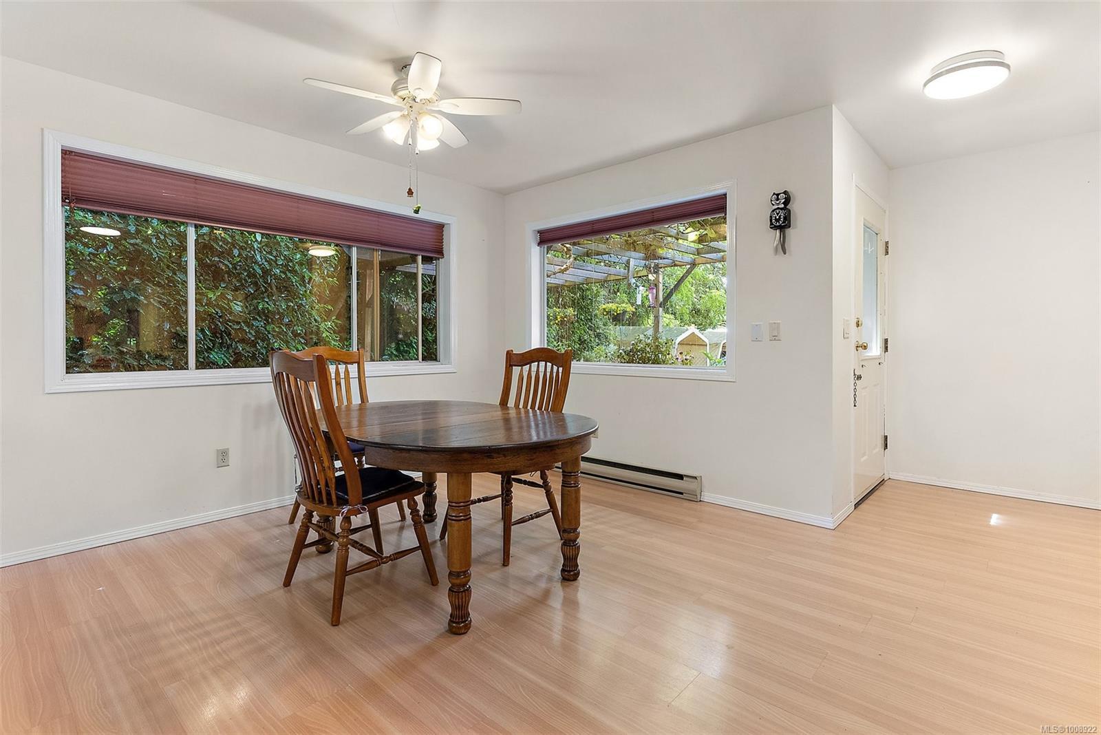SAANICH, British Columbia, V8Z 3G7, CA, 3 Bedrooms Bedrooms, ,Residential,For Sale,1946868