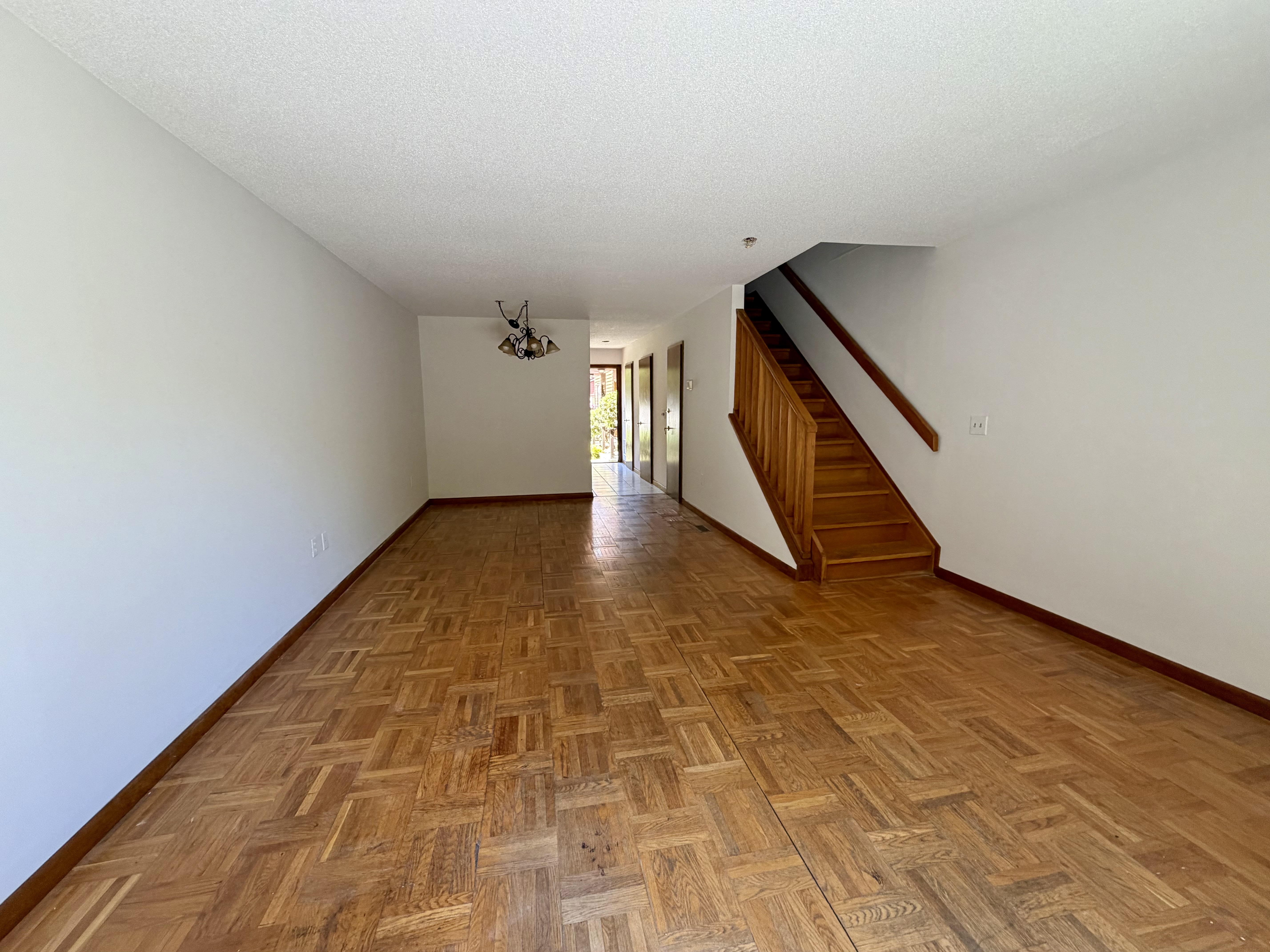  Groton Townhouse - 物件實景
