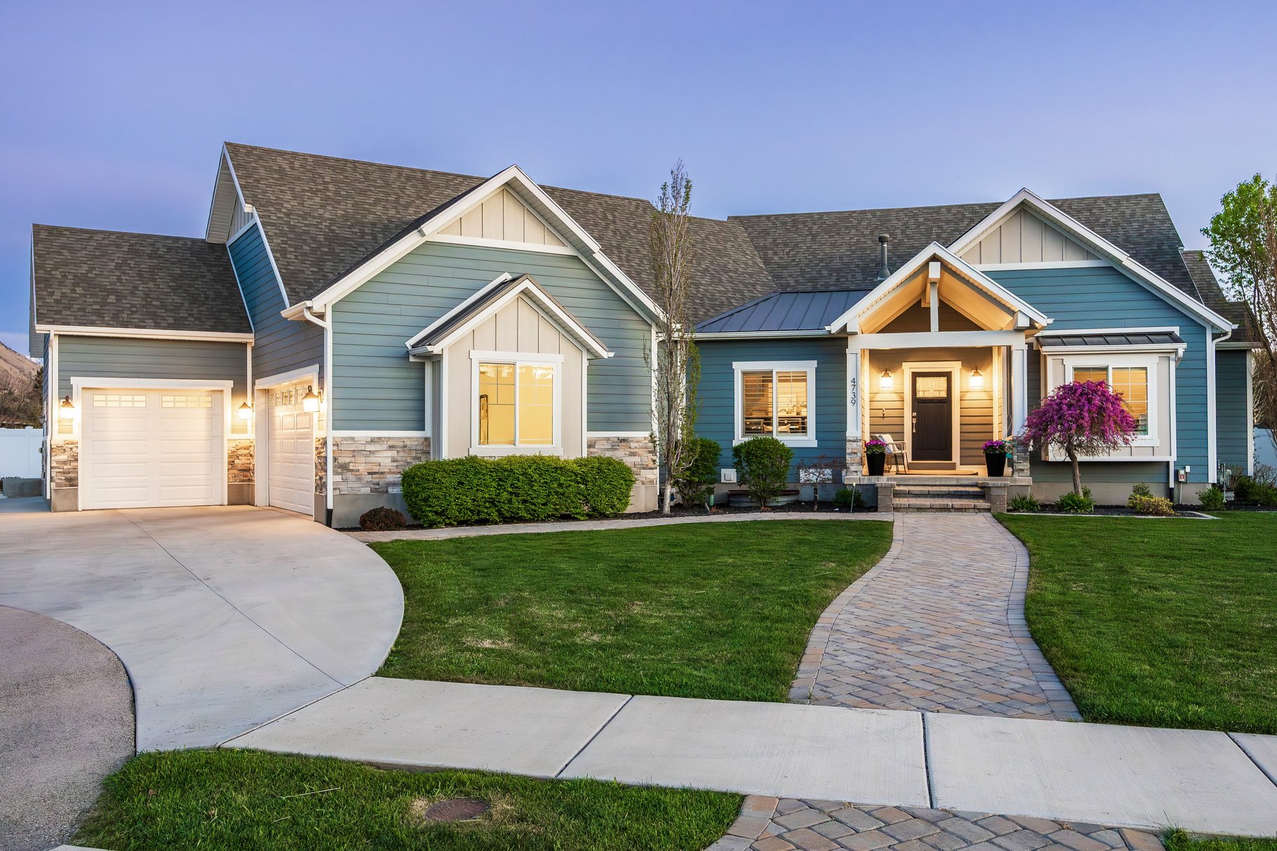  Beautiful Craftsman Rambler With Basement Apartment, Sports Pool and Pool House - 物件實景