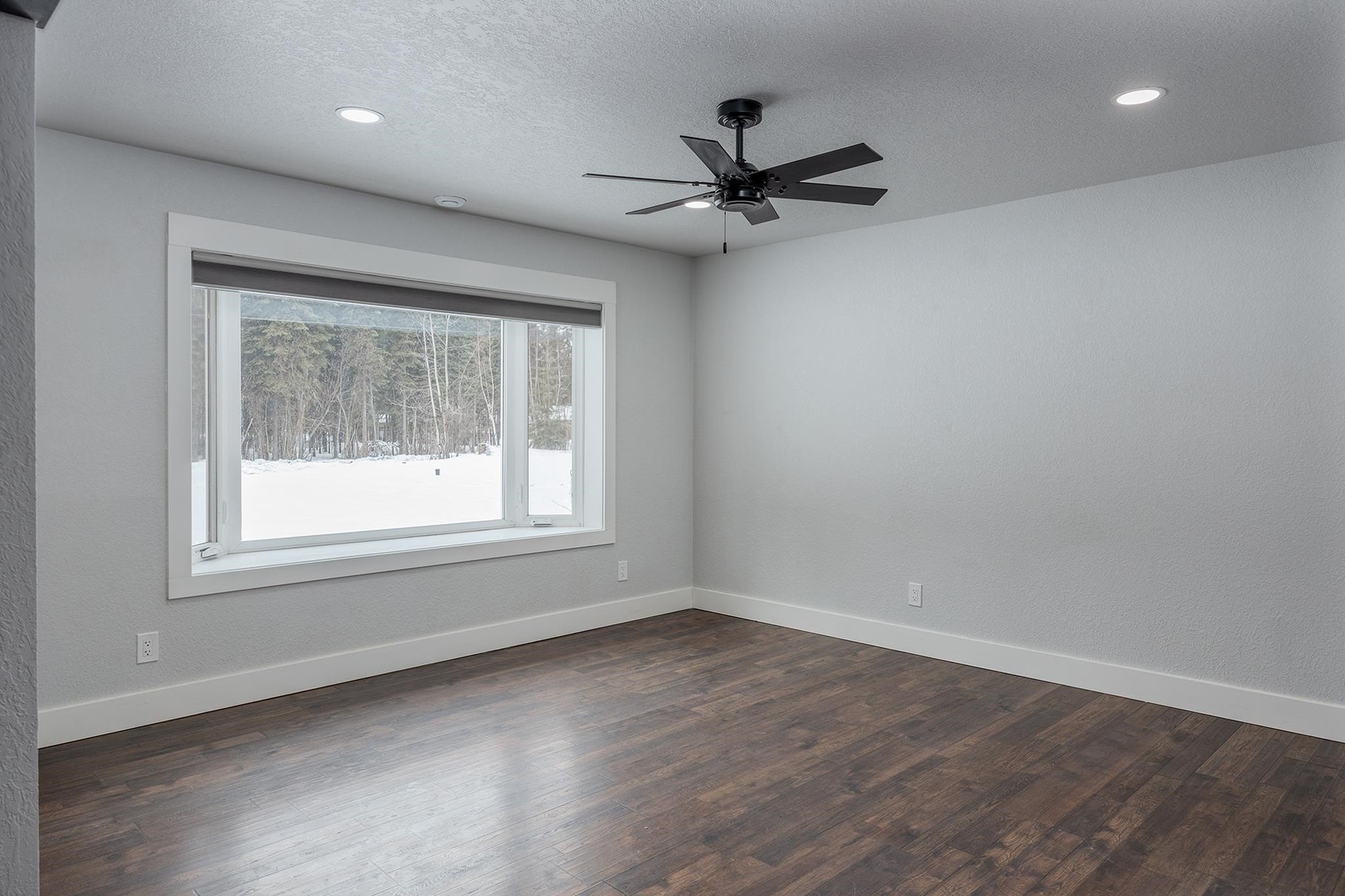 North Pole, Alaska, 99705, United States, 3 Bedrooms Bedrooms, ,3 BathroomsBathrooms,Residential,For Sale,2040156