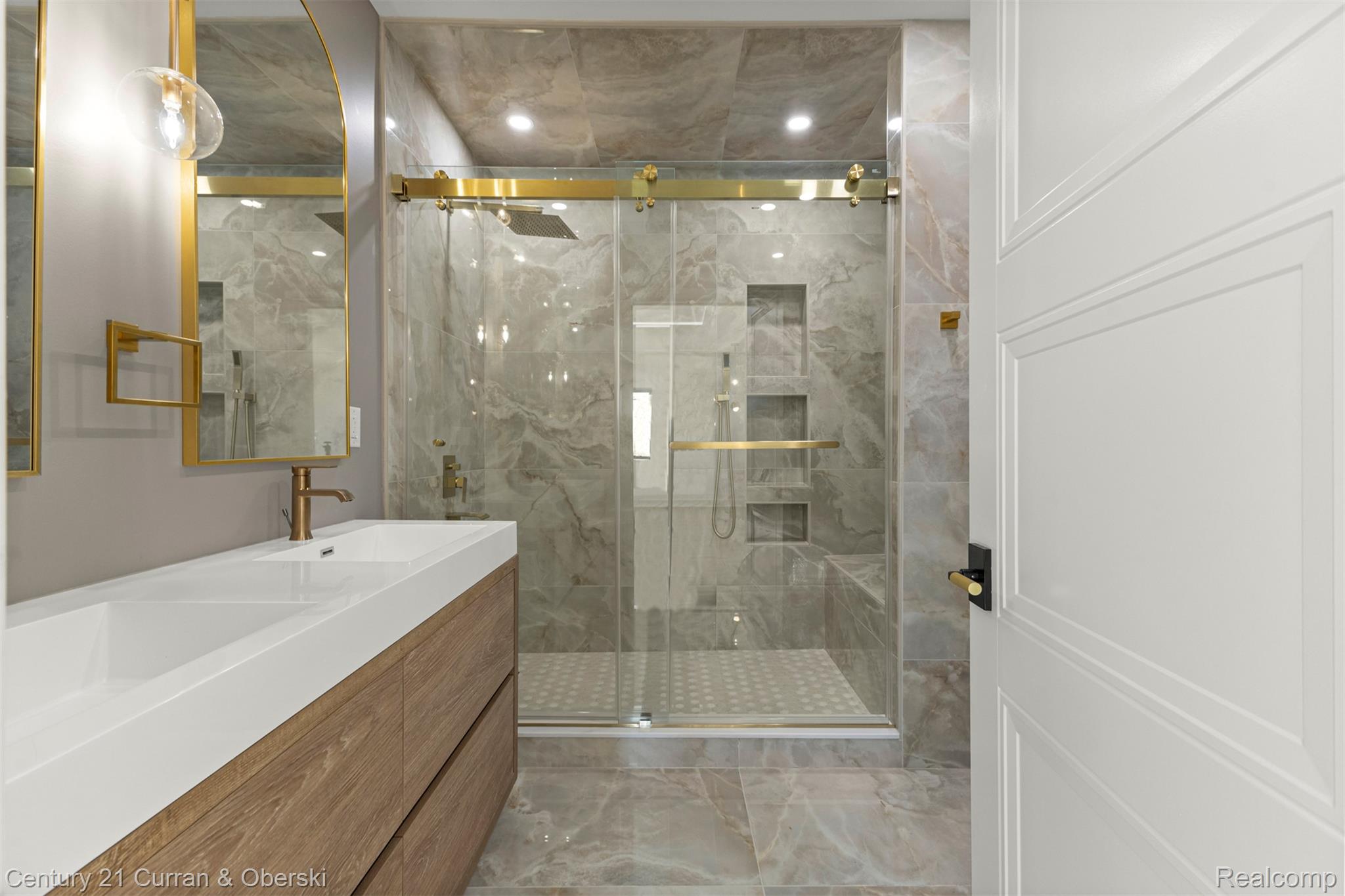 Dearborn, Michigan, 48128, United States, 5 Bedrooms Bedrooms, ,5 BathroomsBathrooms,Residential,For Sale,2030794