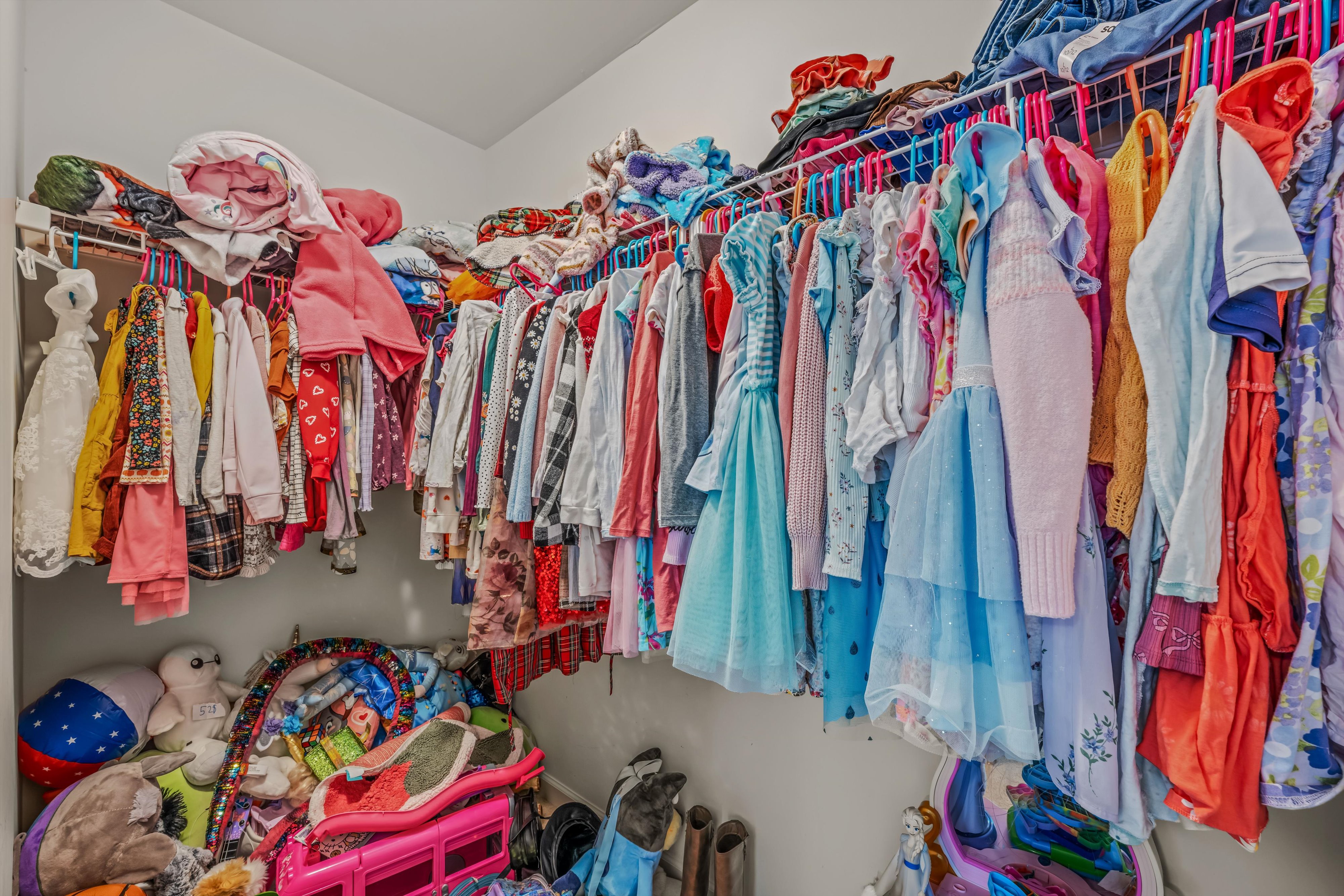 Matinsburg, West Virginia, 25403, United States, 4 Bedrooms Bedrooms, ,Residential,For Sale,1977883