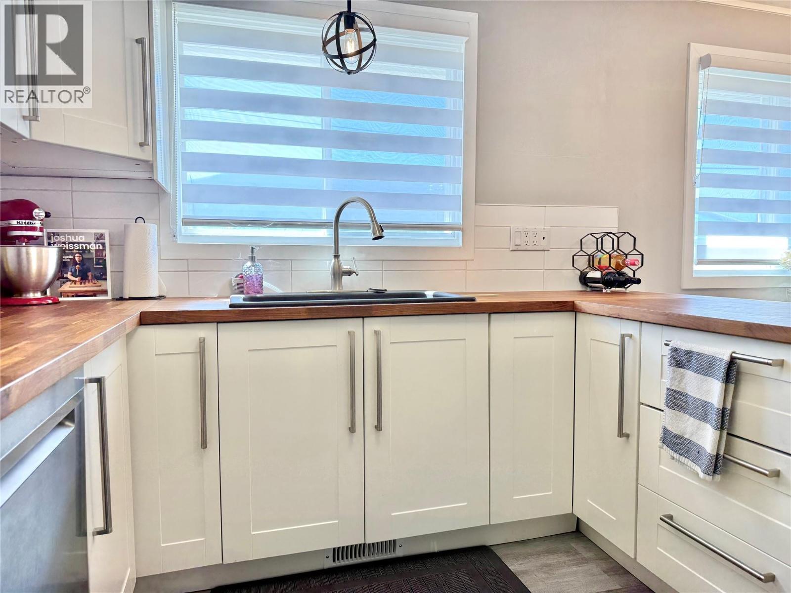 GRAND FORKS, British Columbia, V0H 1H2, CA, 4 Bedrooms Bedrooms, ,1 BathroomBathrooms,Residential,For Sale,1918245