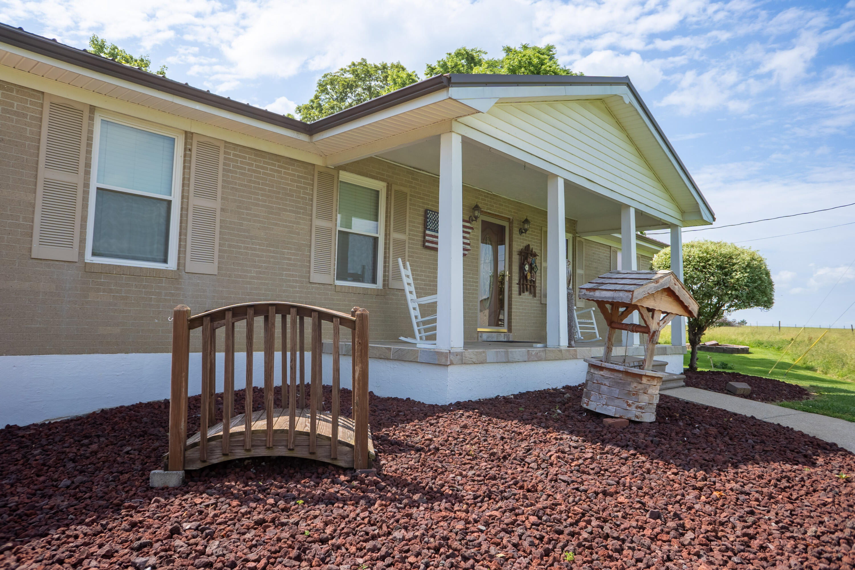 Paint Lick, Kentucky, 40461, United States, 5 Bedrooms Bedrooms, ,1 BathroomBathrooms,Residential,For Sale,1847619