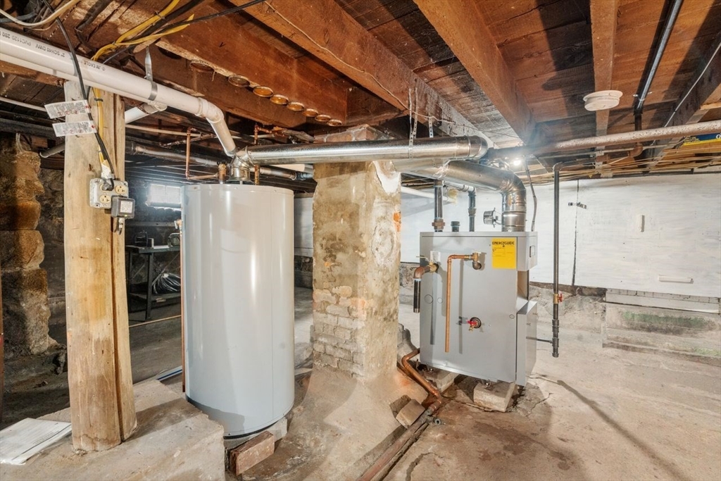 Rockland, Massachusetts, 02370, United States, 3 Bedrooms Bedrooms, ,1 BathroomBathrooms,Residential,For Sale,1968670