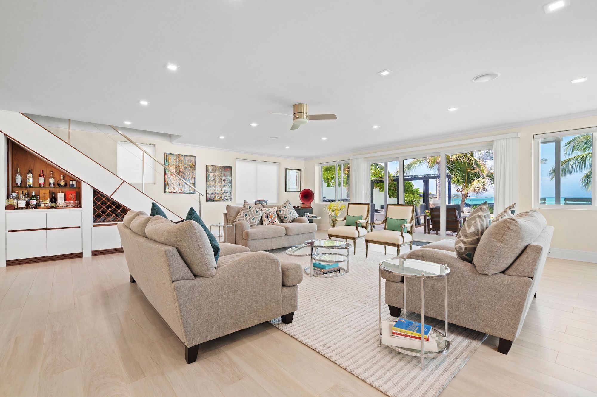 Exquisite Beachfront Villa – Modern Luxury Meets Investment Potential