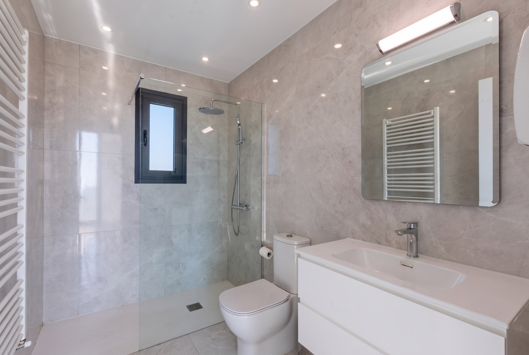  Sea View Four Bedroom Villa in Germasogeia, Limassol - 物件實景