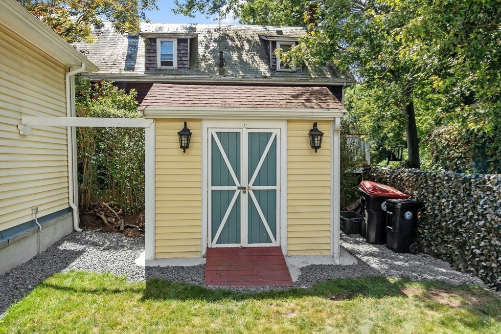 Brockton, Massachusetts, 02301, United States, 3 Bedrooms Bedrooms, ,2 BathroomsBathrooms,Residential,For Sale,1938670