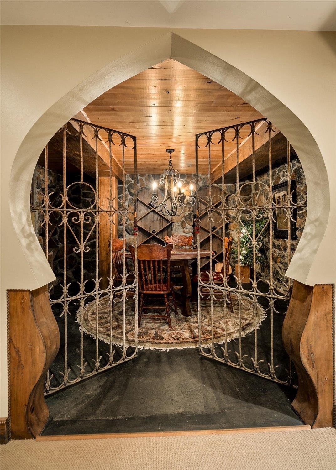 Spokane, Washington, 99201, United States, 4 Bedrooms Bedrooms, ,5 BathroomsBathrooms,Residential,For Sale,1987077