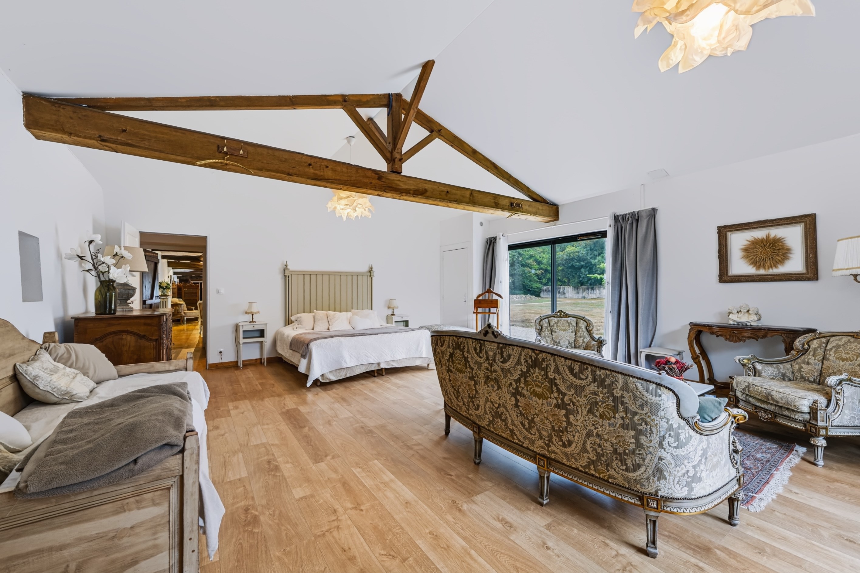  The privilege of a centuries-old estate, the elegance of a refined way of life,… - 物件實景
