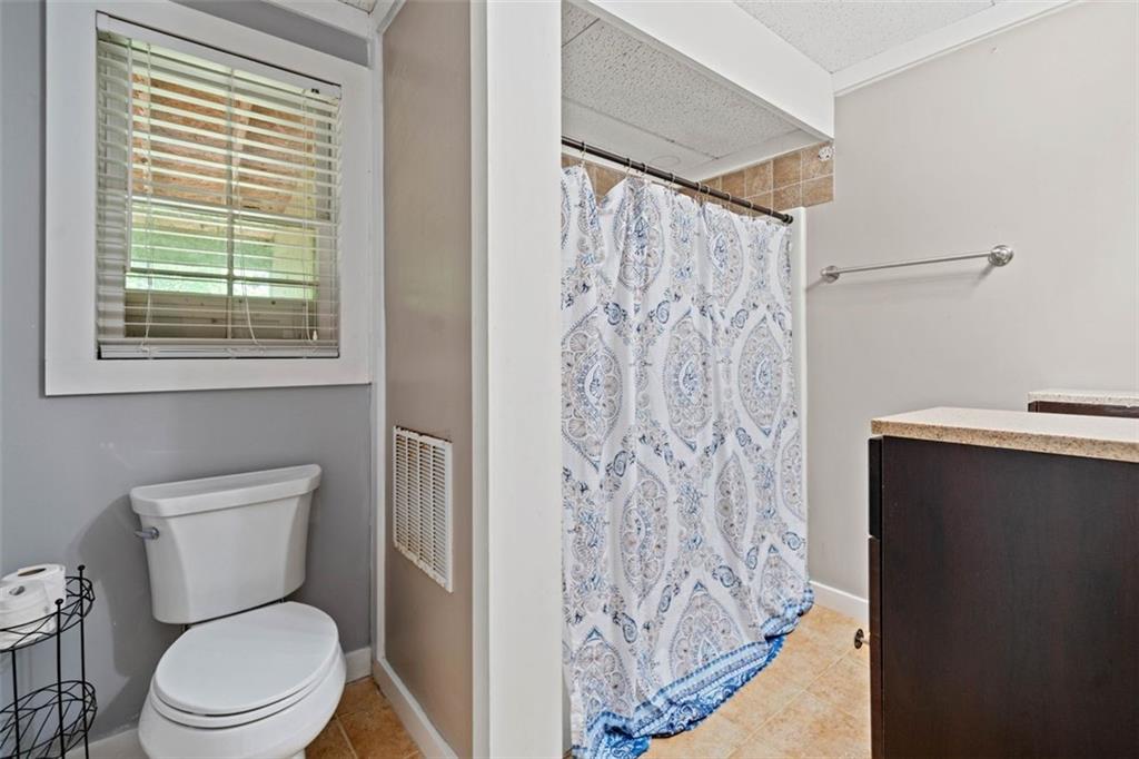Cumming, Georgia, 30040, United States, 5 Bedrooms Bedrooms, ,2 BathroomsBathrooms,Residential,For Sale,1891506