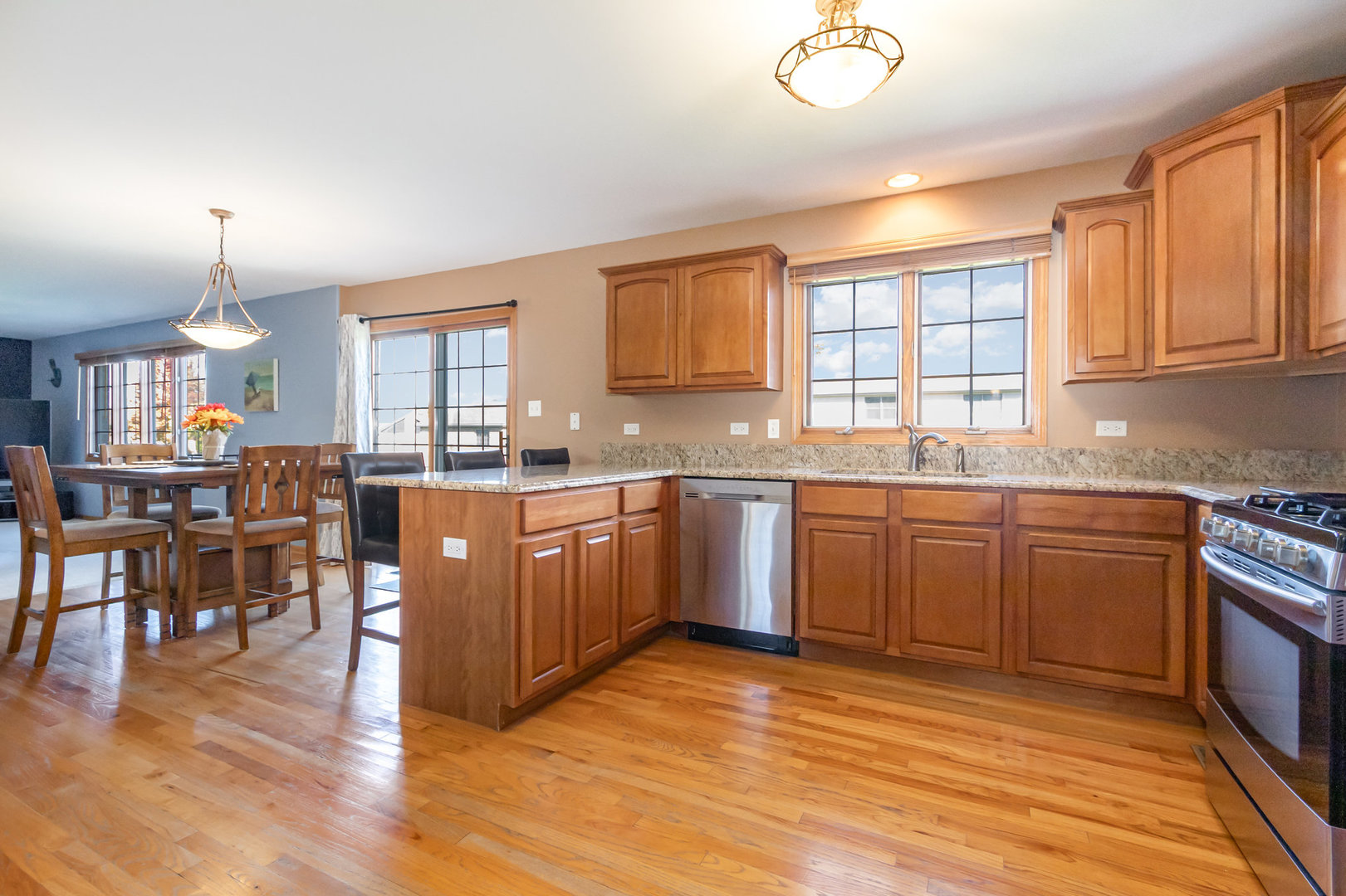 New Lenox, Illinois, 60451, United States, 4 Bedrooms Bedrooms, ,4 BathroomsBathrooms,Residential,For Sale,1983658