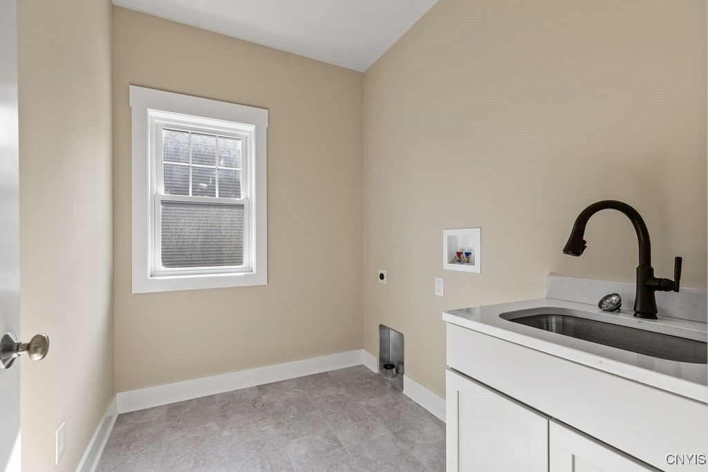 Baldwinsville, New York, 13027, United States, 3 Bedrooms Bedrooms, ,3 BathroomsBathrooms,Residential,For Sale,1919529