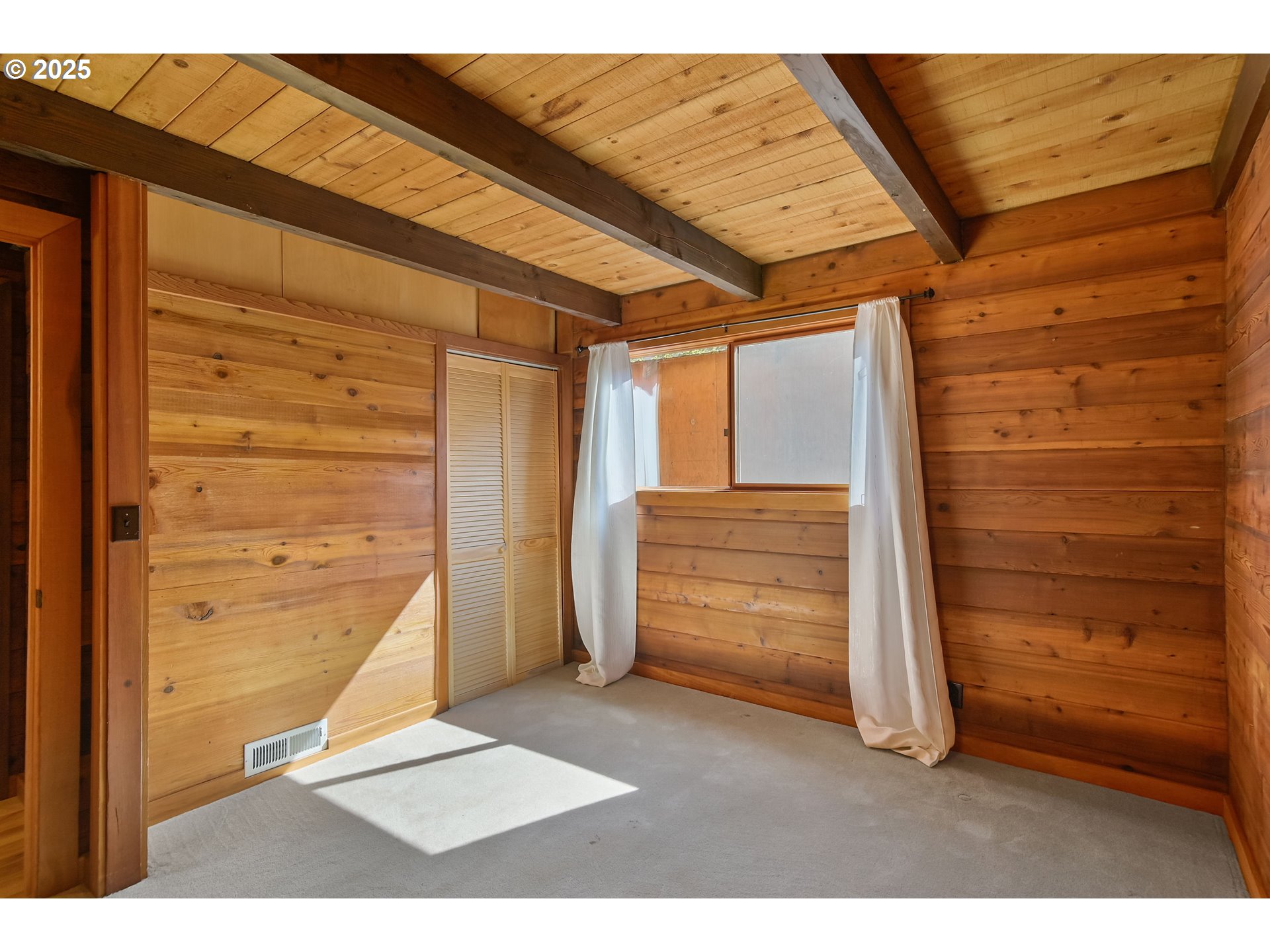 Kalama, Washington, 98625, United States, 3 Bedrooms Bedrooms, ,2 BathroomsBathrooms,Residential,For Sale,1988010