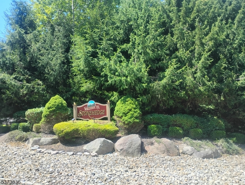 Hardyston Township, New Jersey, 07460, United States, 4 Bedrooms Bedrooms, ,4 BathroomsBathrooms,Residential,For Sale,1900804