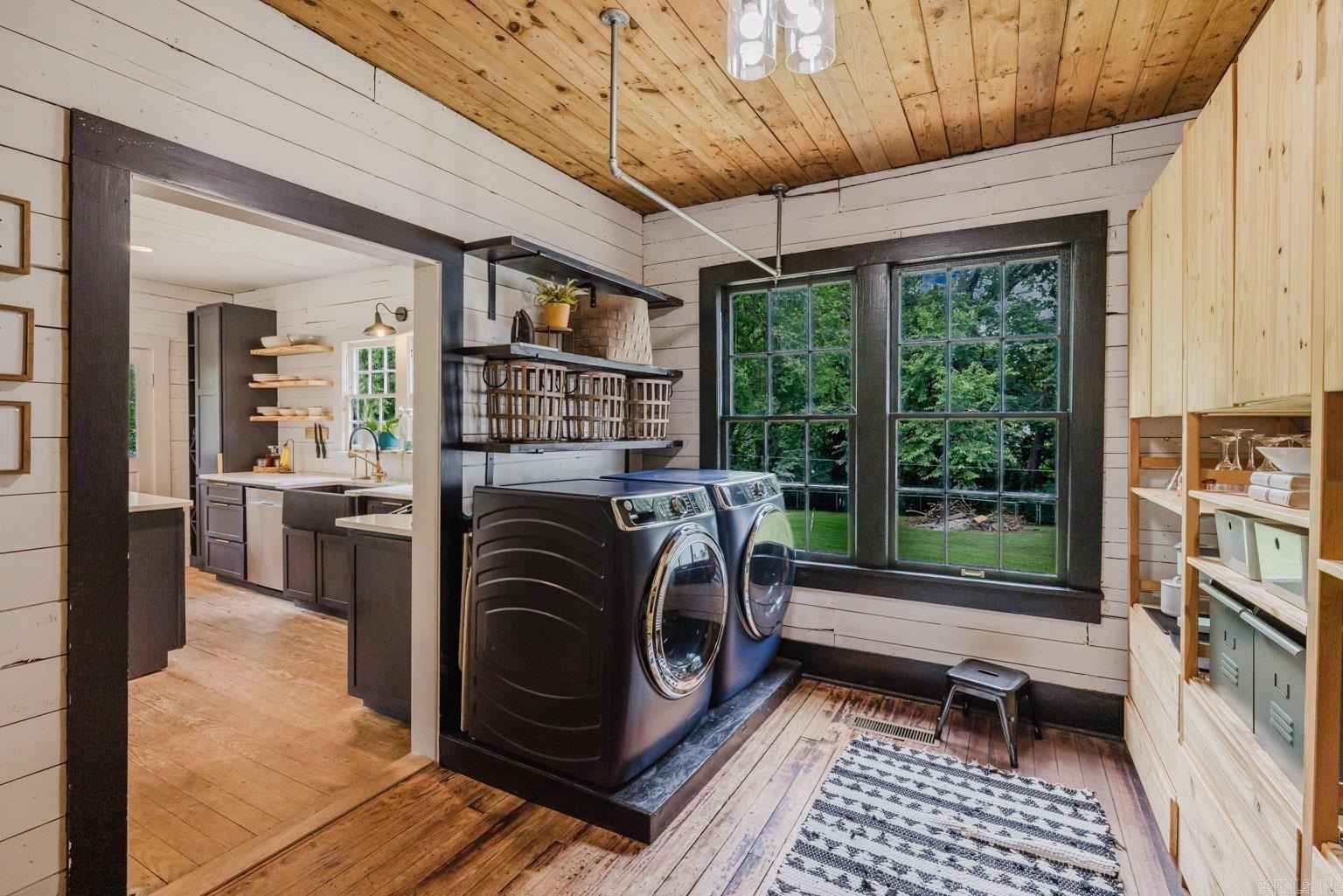 Benton, Arkansas, 72015, United States, 5 Bedrooms Bedrooms, ,3 BathroomsBathrooms,Residential,For Sale,1978778