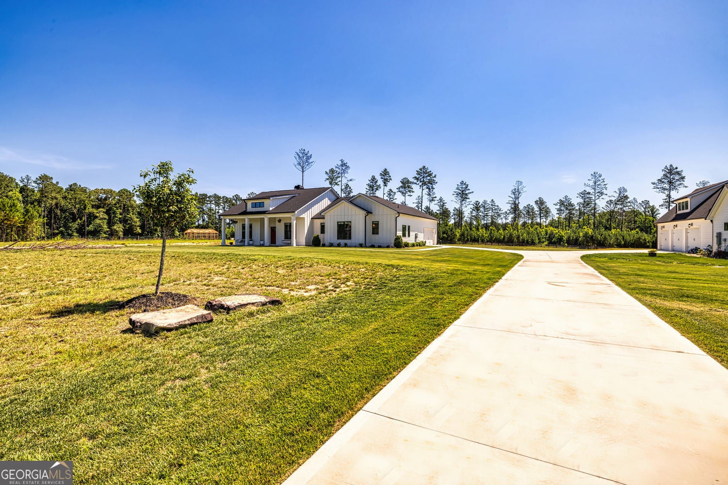 Senoia, Georgia, 30276, United States, 7 Bedrooms Bedrooms, ,6 BathroomsBathrooms,Residential,For Sale,1859097