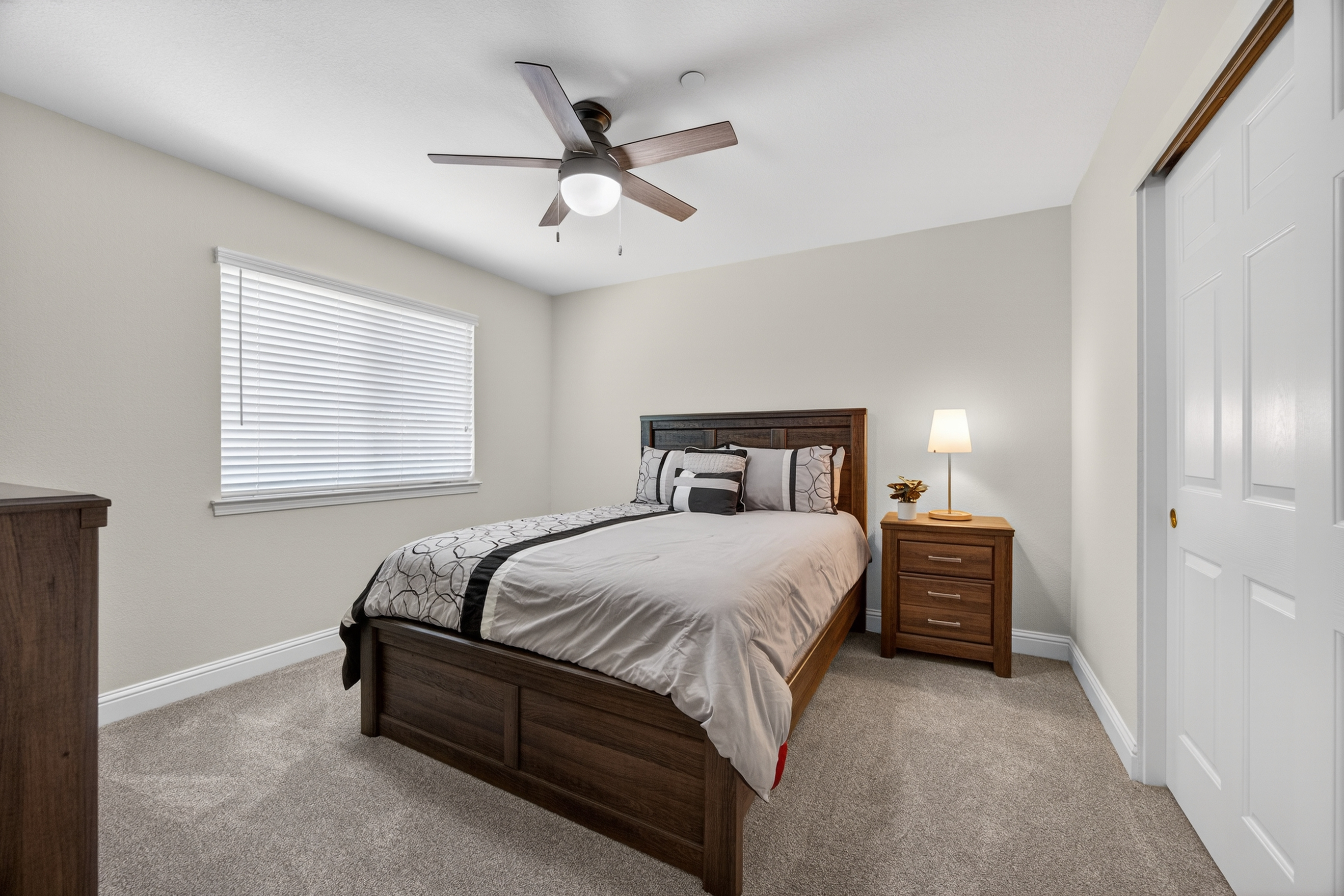  5500 Tierra Gardens Lane, Carmichael, CA 95608 - 物件實景