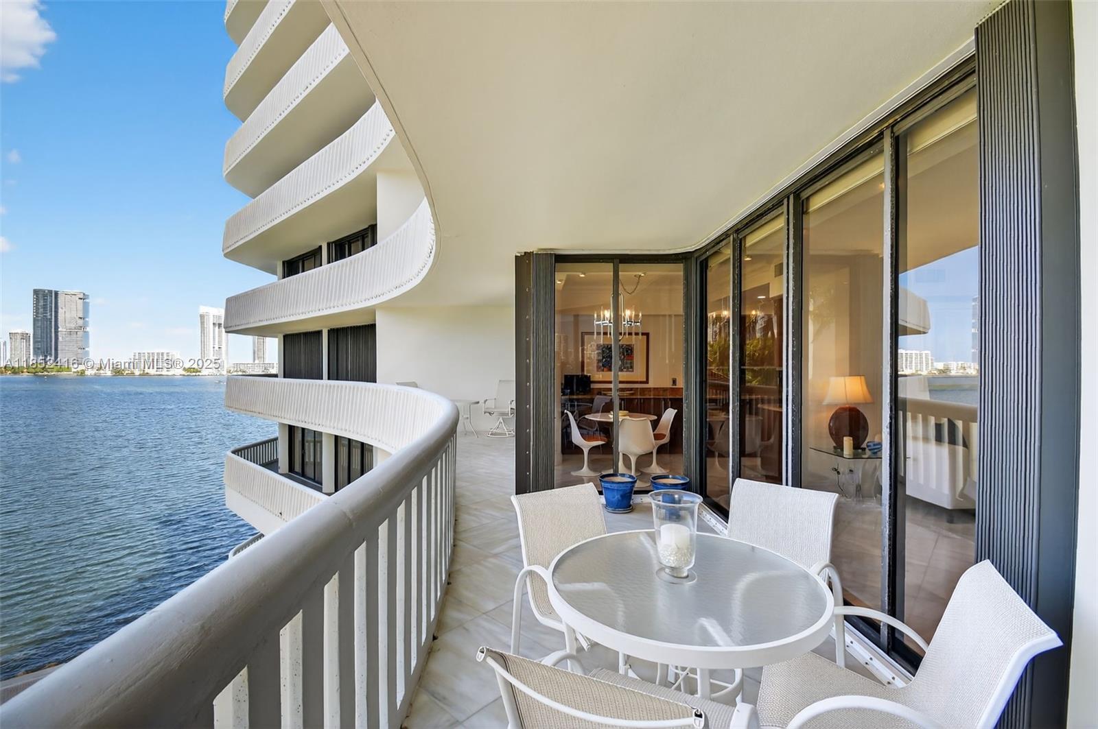 Aventura, Florida, 33160, United States, 2 Bedrooms Bedrooms, ,2 BathroomsBathrooms,Residential,For Sale,1908506
