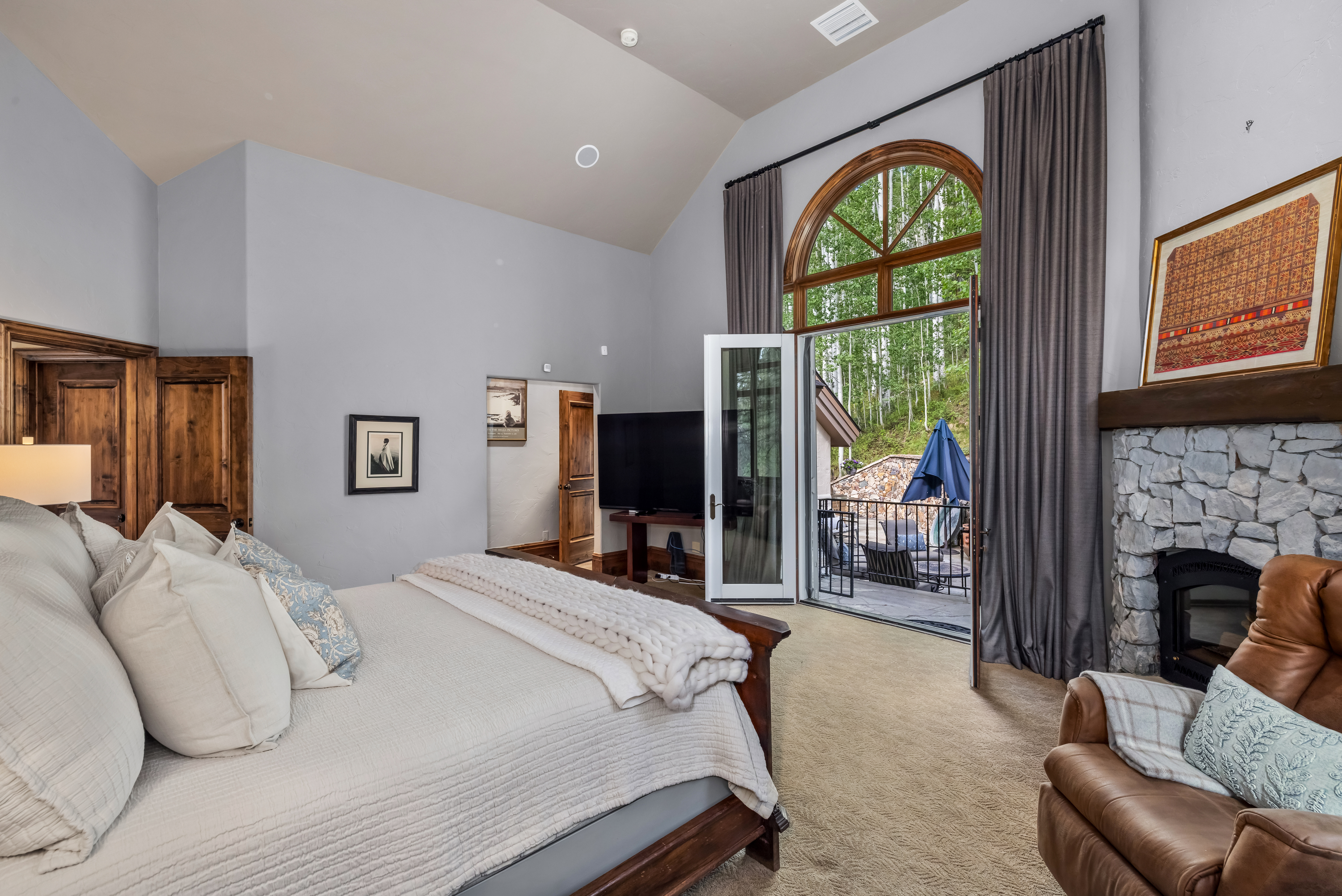  2080 Meadow Brook Drive Offers a Rare Blend of Privacy, and Mountain Living - 物件實景
