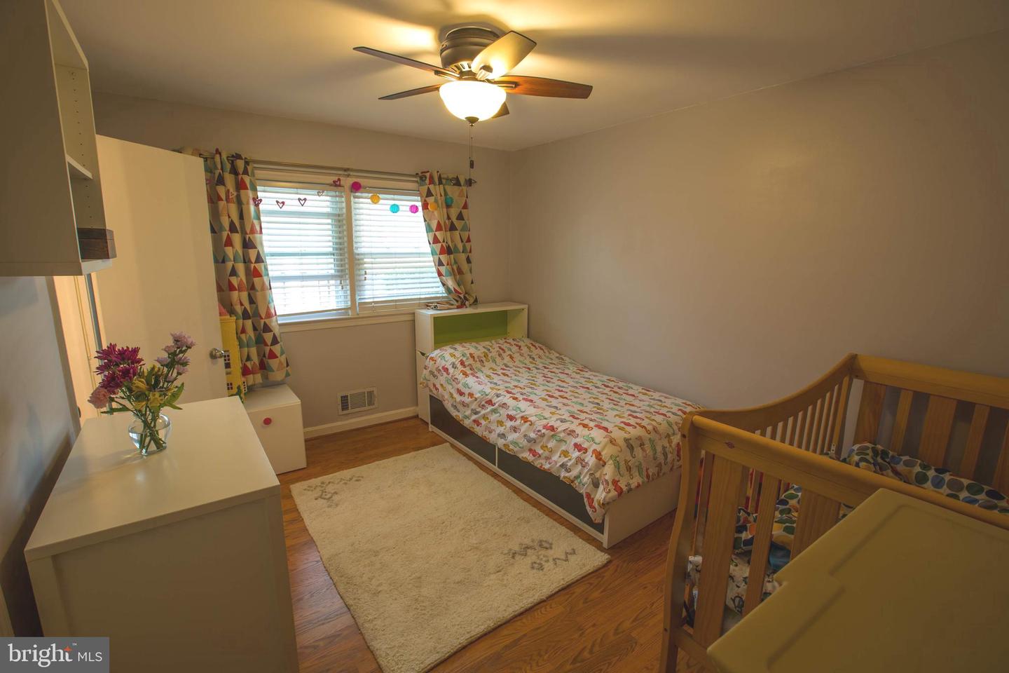 Alexandria, Virginia, 22305, United States, 2 Bedrooms Bedrooms, ,1 BathroomBathrooms,Residential,For Sale,1927312