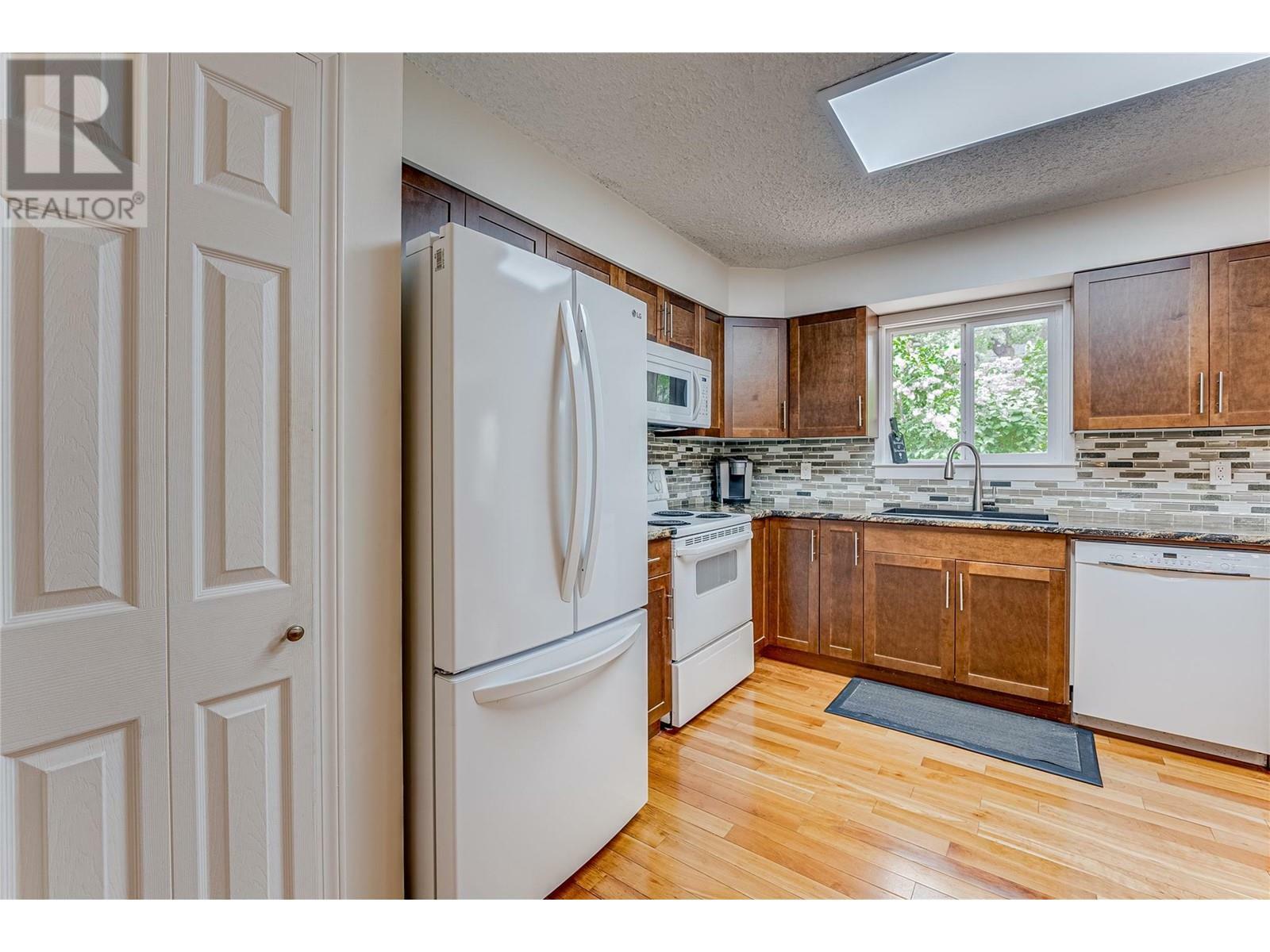 VERNON, British Columbia, V1T 7S4, CA, 4 Bedrooms Bedrooms, ,2 BathroomsBathrooms,Residential,For Sale,1837280