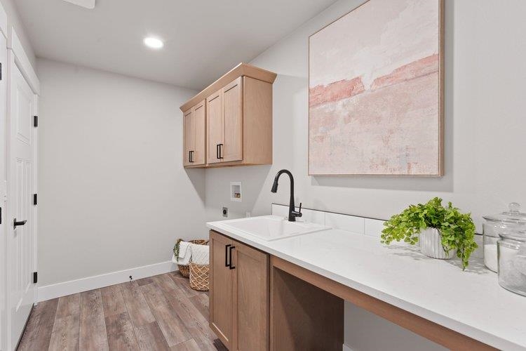 Colbert, Washington, 99005, United States, 4 Bedrooms Bedrooms, ,3 BathroomsBathrooms,Residential,For Sale,1890312