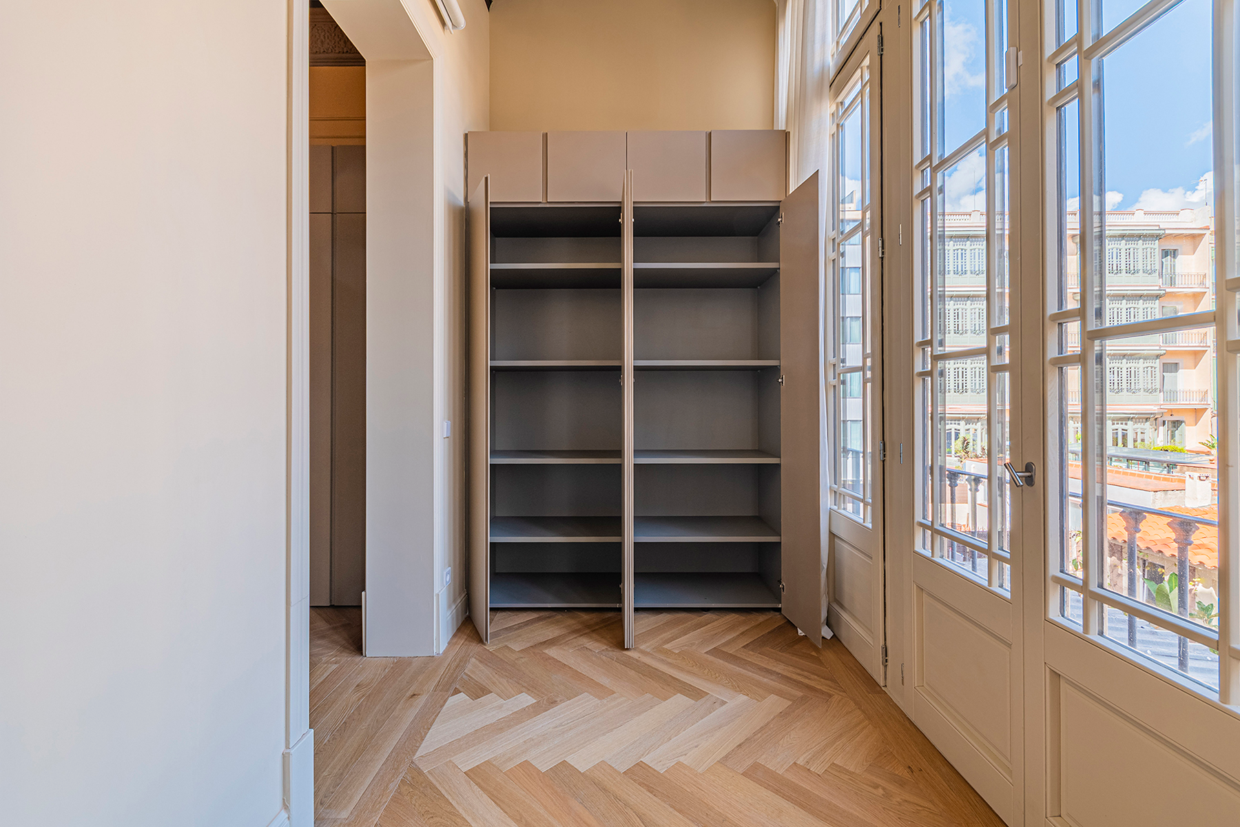  Extraordinary Modernist apartment with high ceilings - 物件實景
