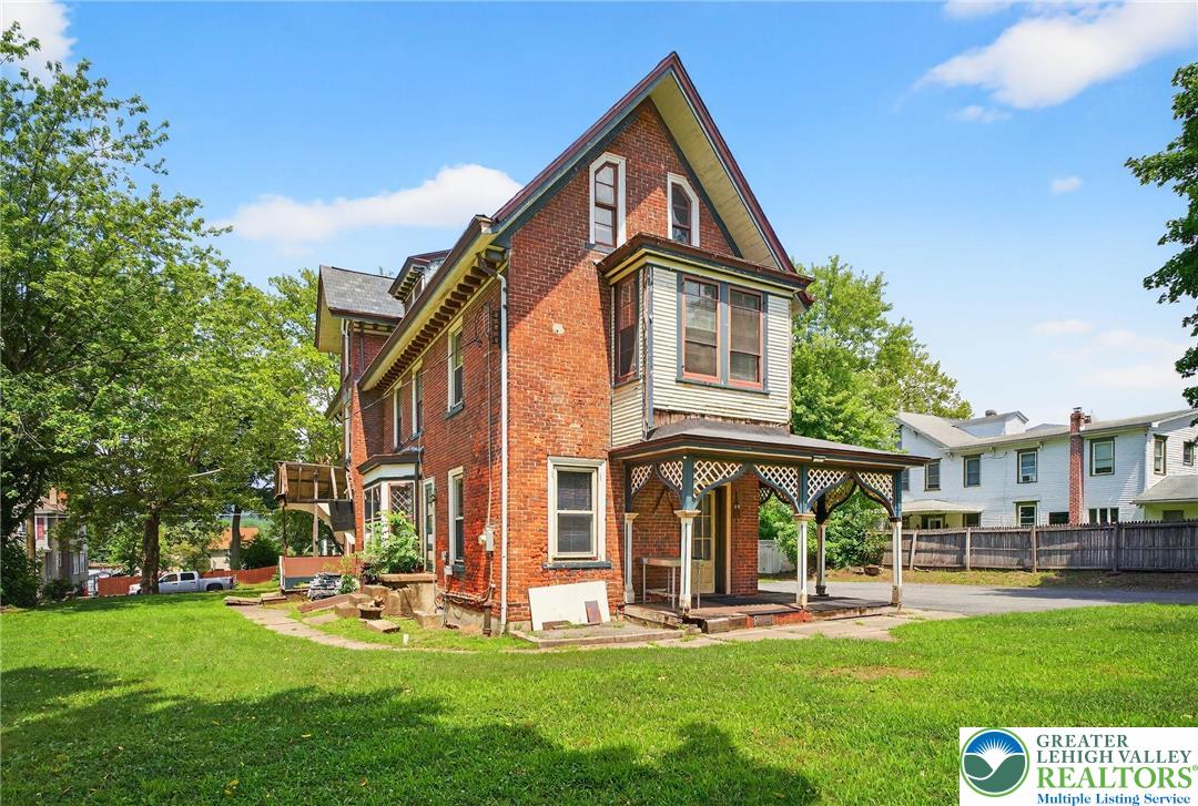 Jim Thorpe Boro, Pennsylvania, 18229, United States, 7 Bedrooms Bedrooms, ,3 BathroomsBathrooms,Residential,For Sale,1903669
