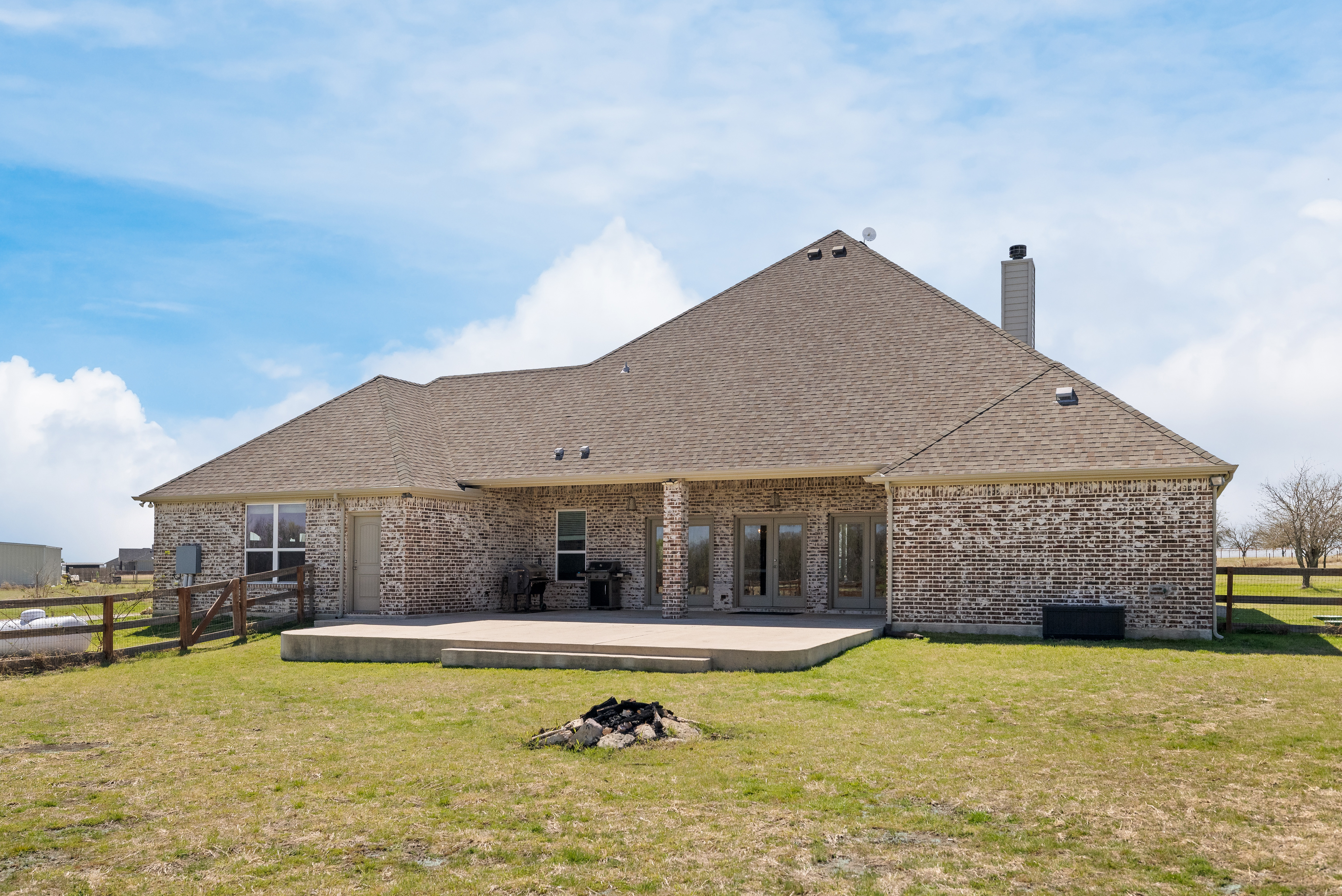  8.53-Acre Homestead With No HOA in Justin, Texas - 物件實景