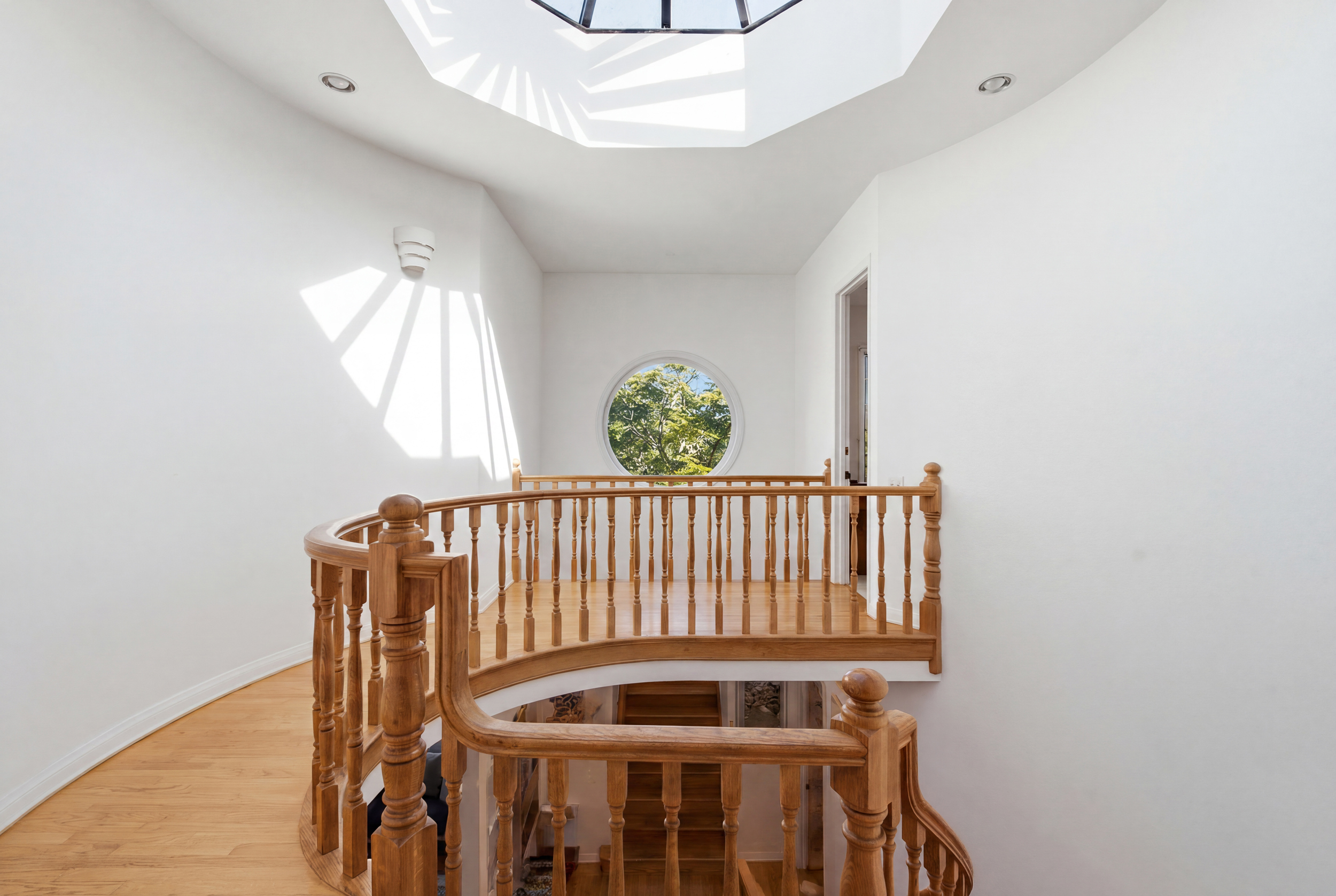  815 Georgina Ave - 物件實景