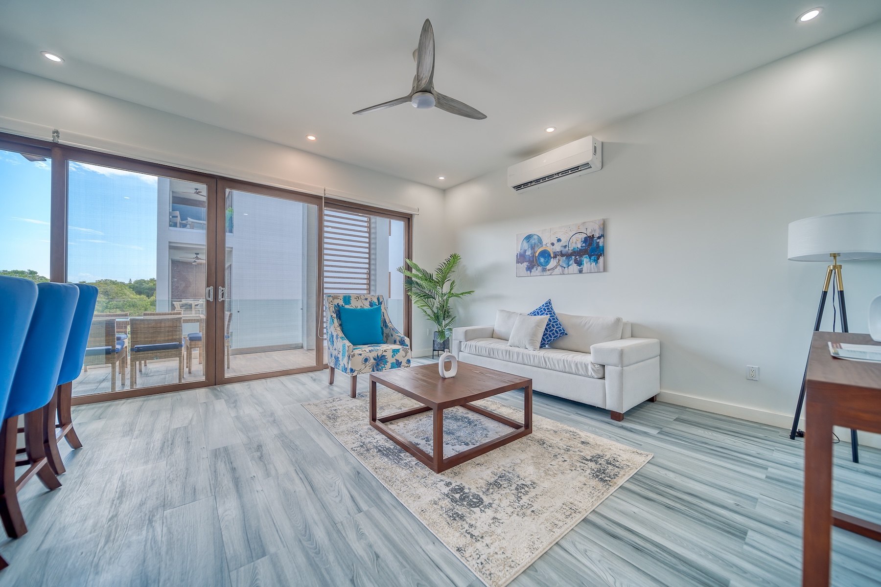  Top Floor Condo at Acqua di Mare, West Bay - 物件實景