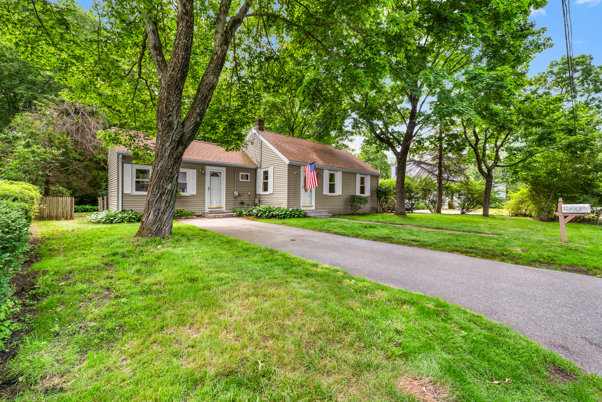  21 Elizabeth Street, Stoughton, MA, 02072 - 物件實景
