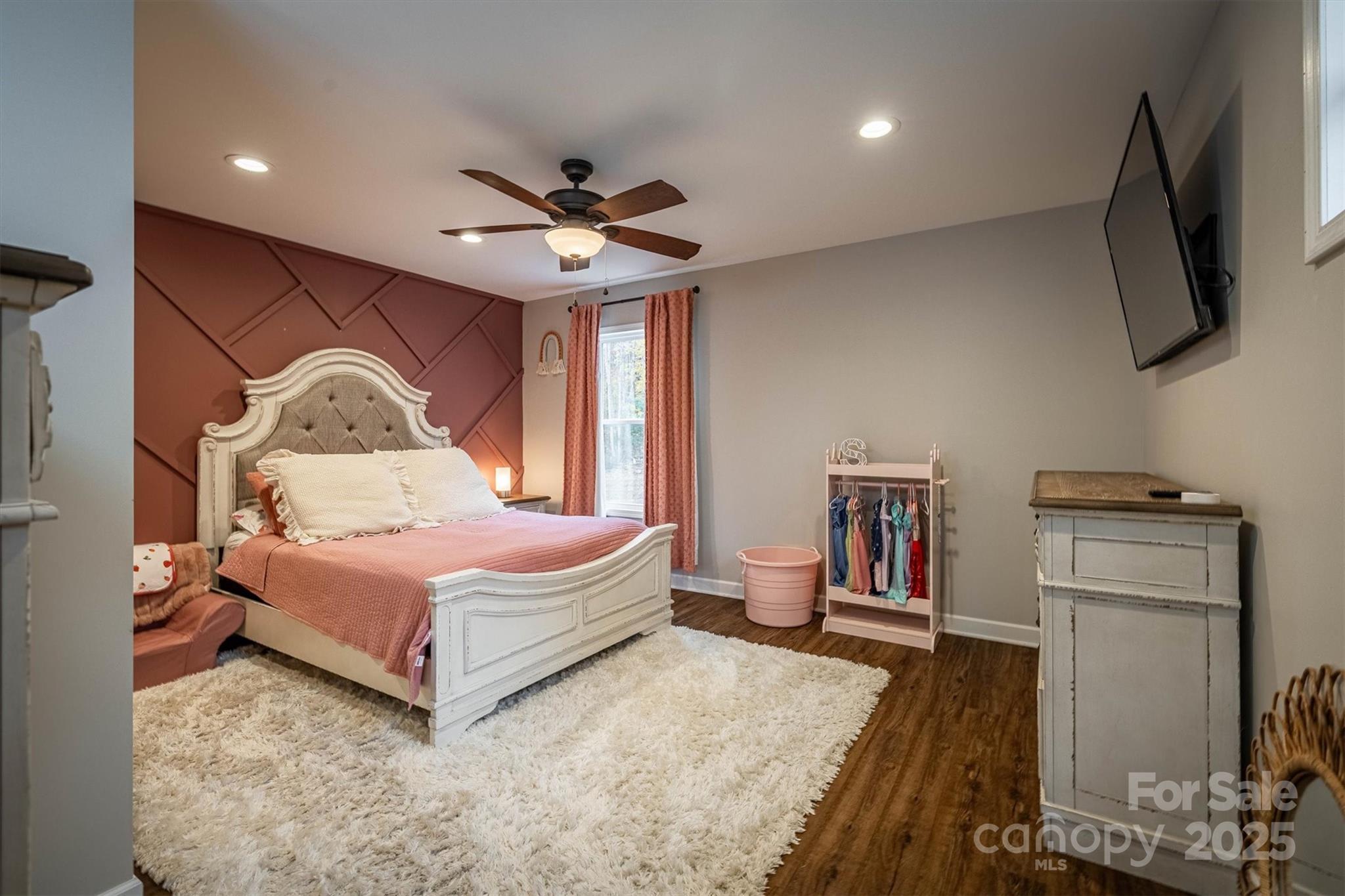 Lenoir, North Carolina, 28645, United States, 3 Bedrooms Bedrooms, ,3 BathroomsBathrooms,Residential,For Sale,1992065