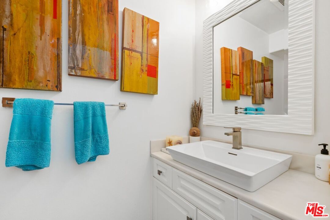 Malibu, California, 90265, United States, 3 Bedrooms Bedrooms, ,3 BathroomsBathrooms,Residential,For Sale,1807651