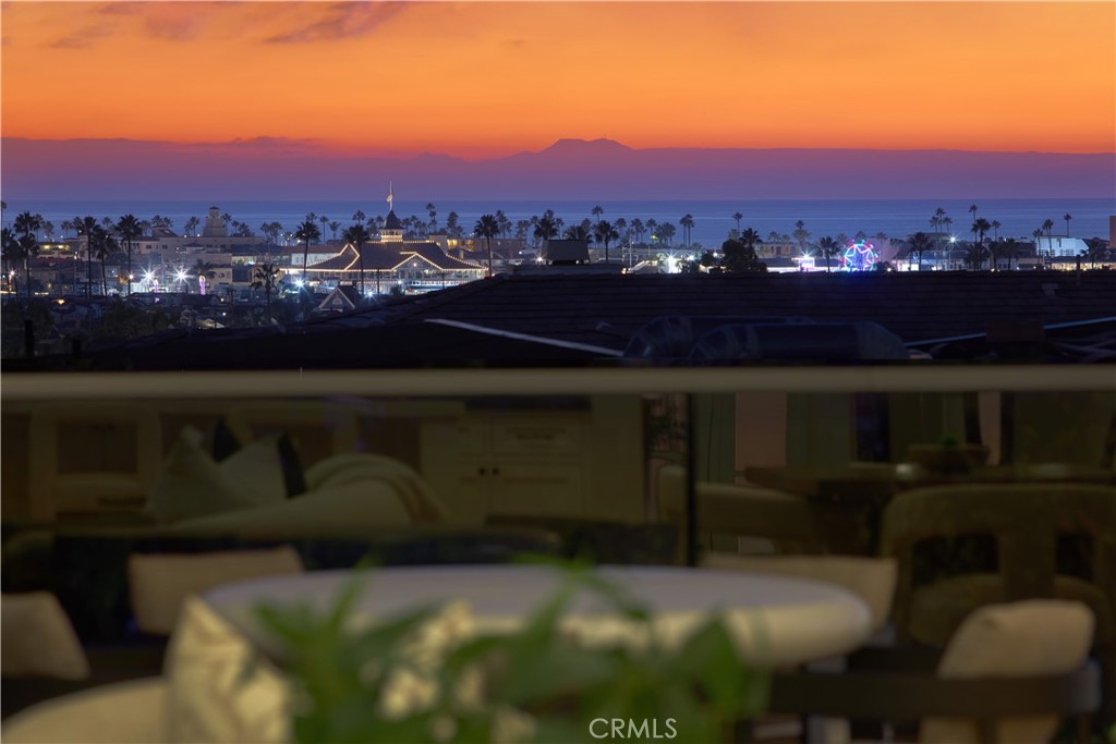 Corona del Mar, California, 92625, United States, 4 Bedrooms Bedrooms, ,5 BathroomsBathrooms,Residential,For Sale,1992054