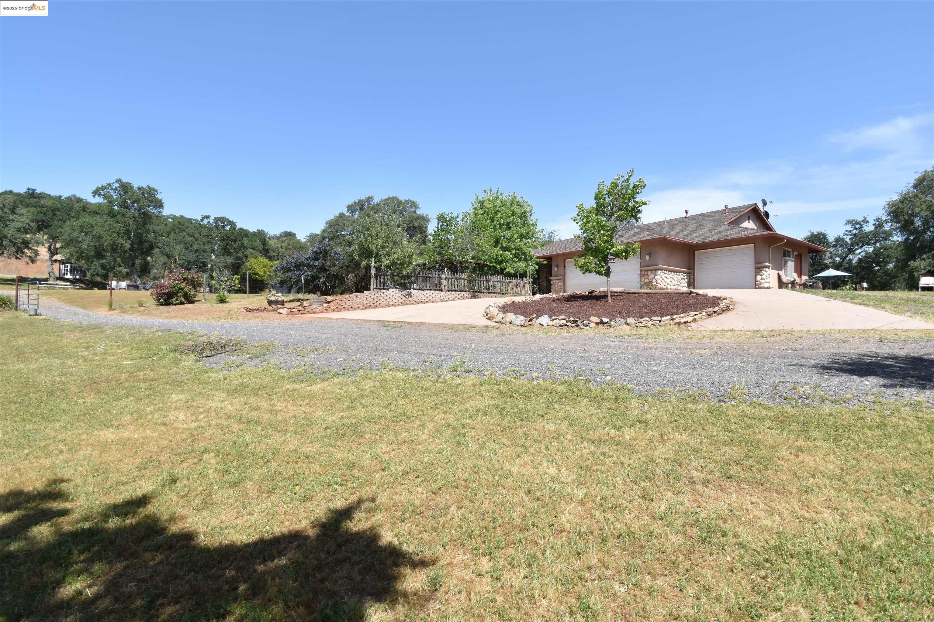 Jamestown, California, 95327, United States, 3 Bedrooms Bedrooms, ,2 BathroomsBathrooms,Residential,For Sale,1828112