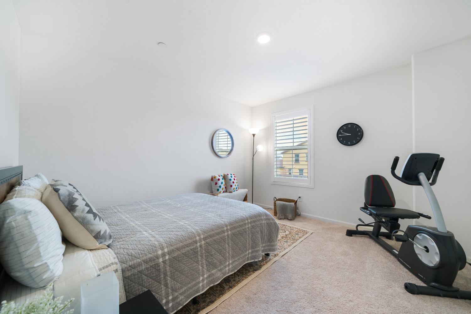 Folsom, California, 95630, United States, 5 Bedrooms Bedrooms, ,3 BathroomsBathrooms,Residential,For Sale,1997152