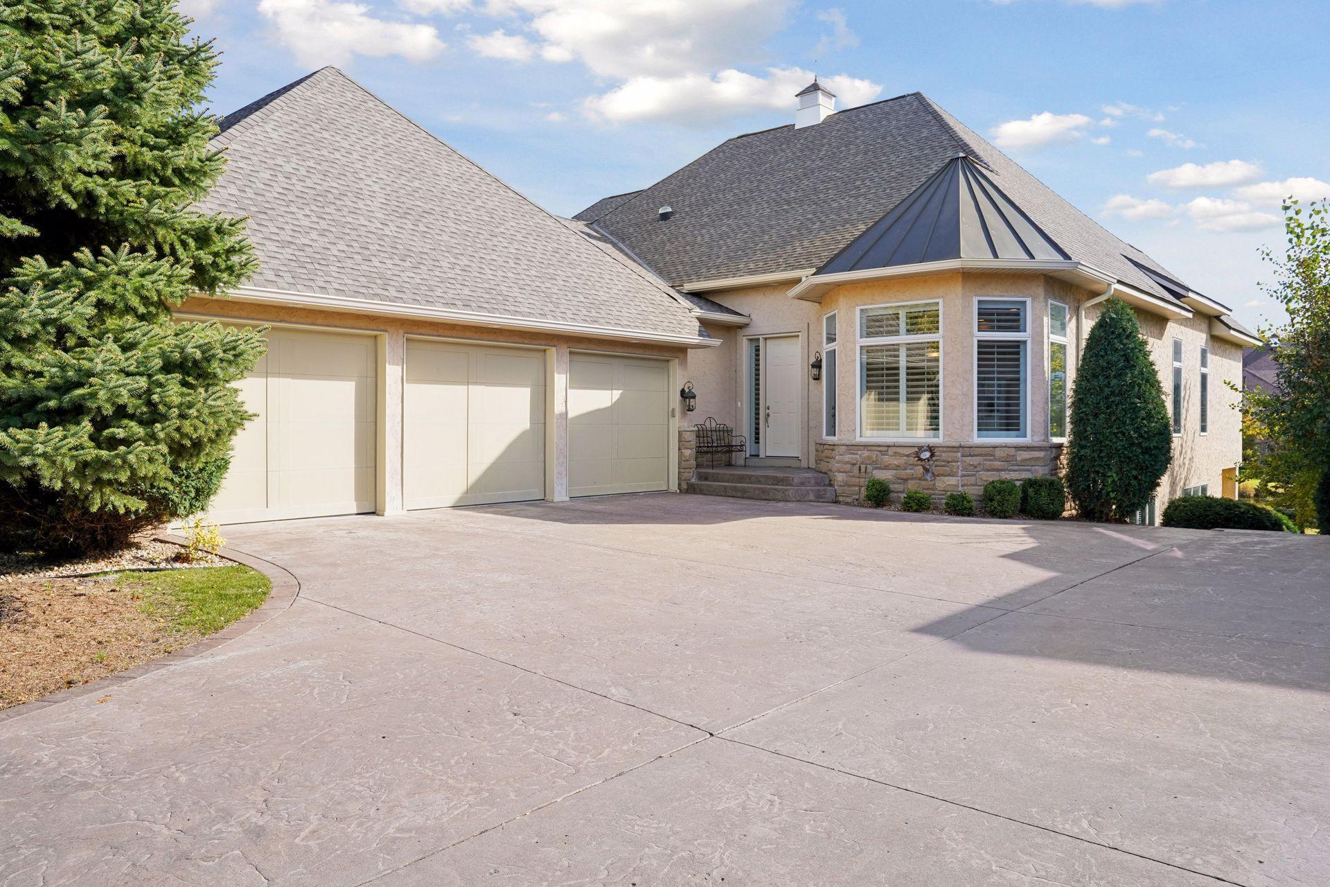 Lilydale, Minnesota, 55118, United States, 3 Bedrooms Bedrooms, ,3 BathroomsBathrooms,Residential,For Sale,1989452