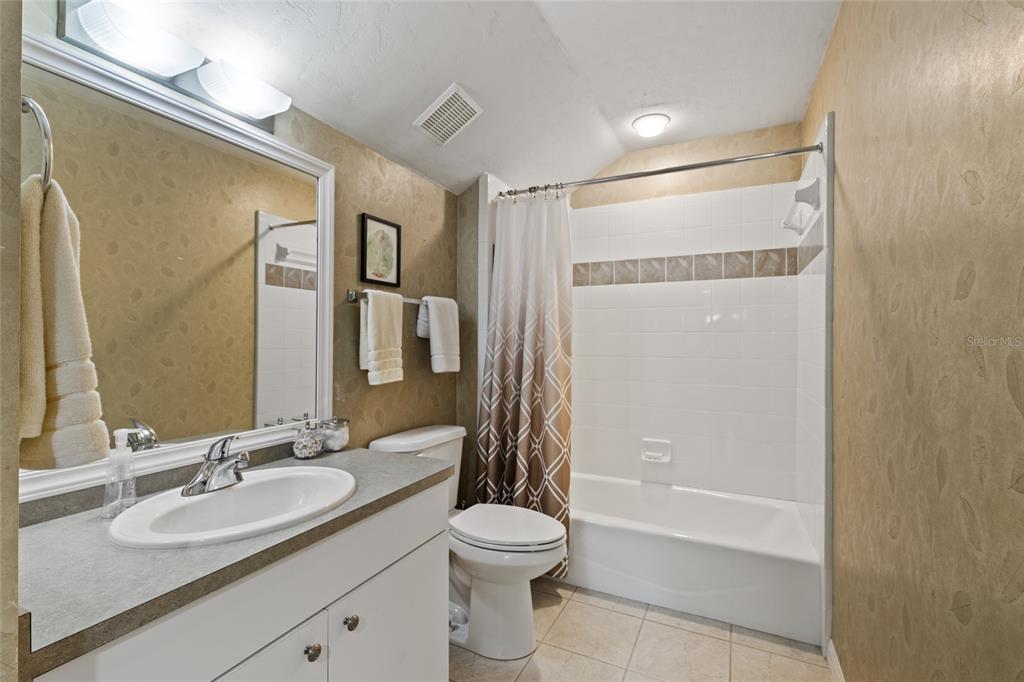 Gainesville, Florida, 32608, United States, 5 Bedrooms Bedrooms, ,4 BathroomsBathrooms,Residential,For Sale,1895414