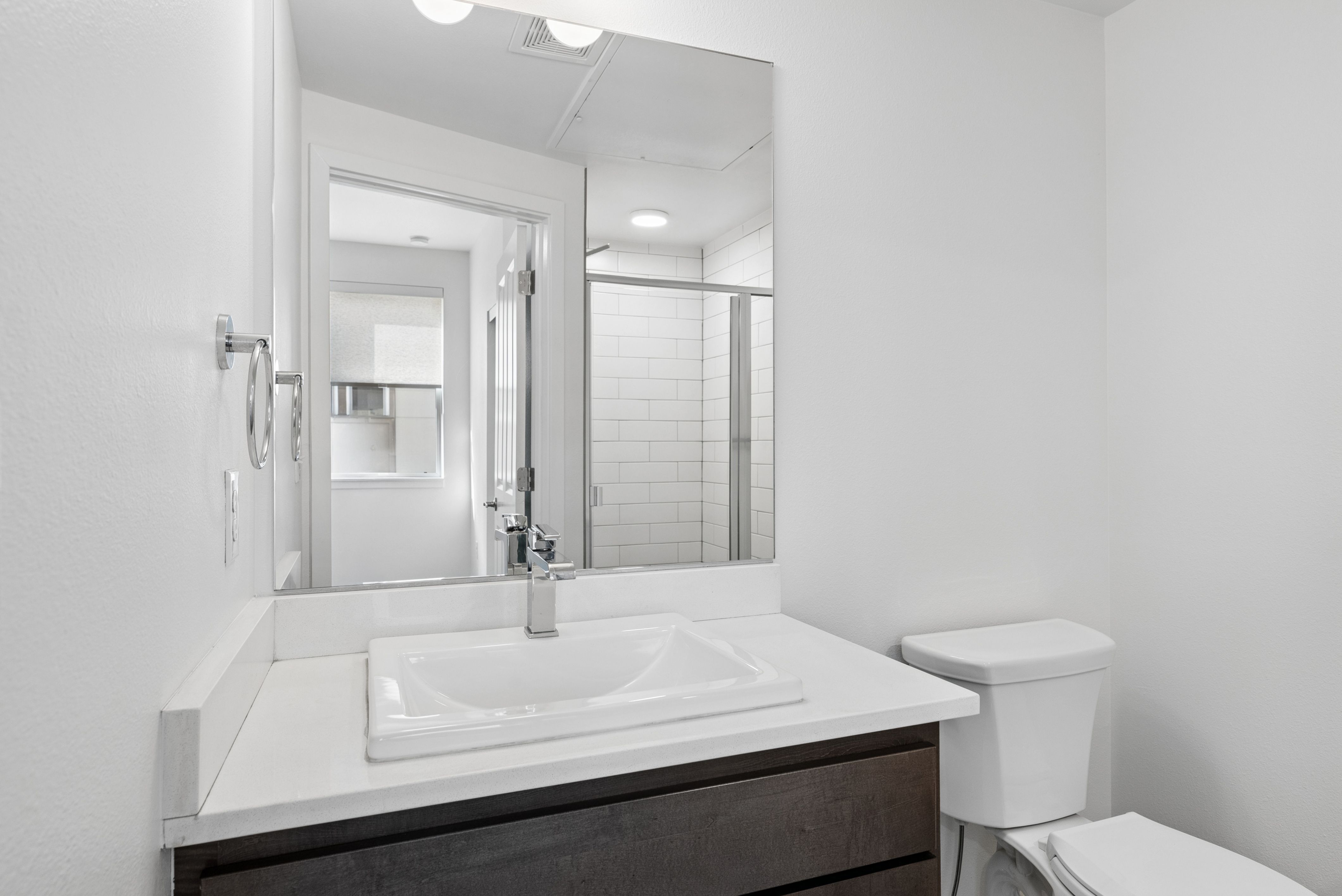  End-Unit Brownstone in North Capitol Hill - 物件實景