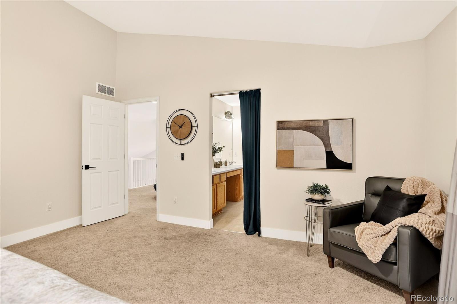 Aurora, Colorado, 80013, United States, 5 Bedrooms Bedrooms, ,3 BathroomsBathrooms,Residential,For Sale,2001899