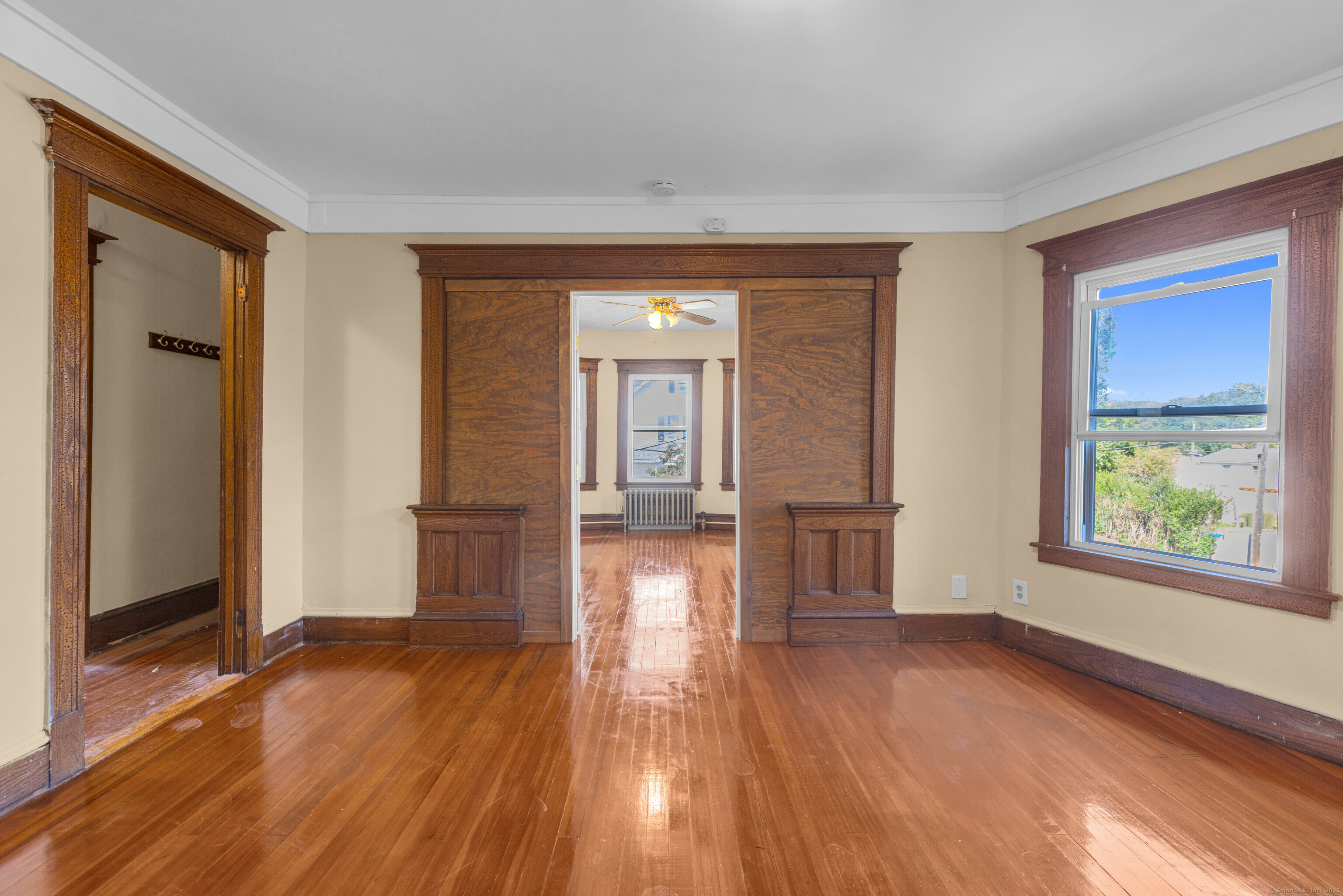Manchester, Connecticut, 06040, United States, 8 Bedrooms Bedrooms, ,3 BathroomsBathrooms,Residential,For Sale,1957488