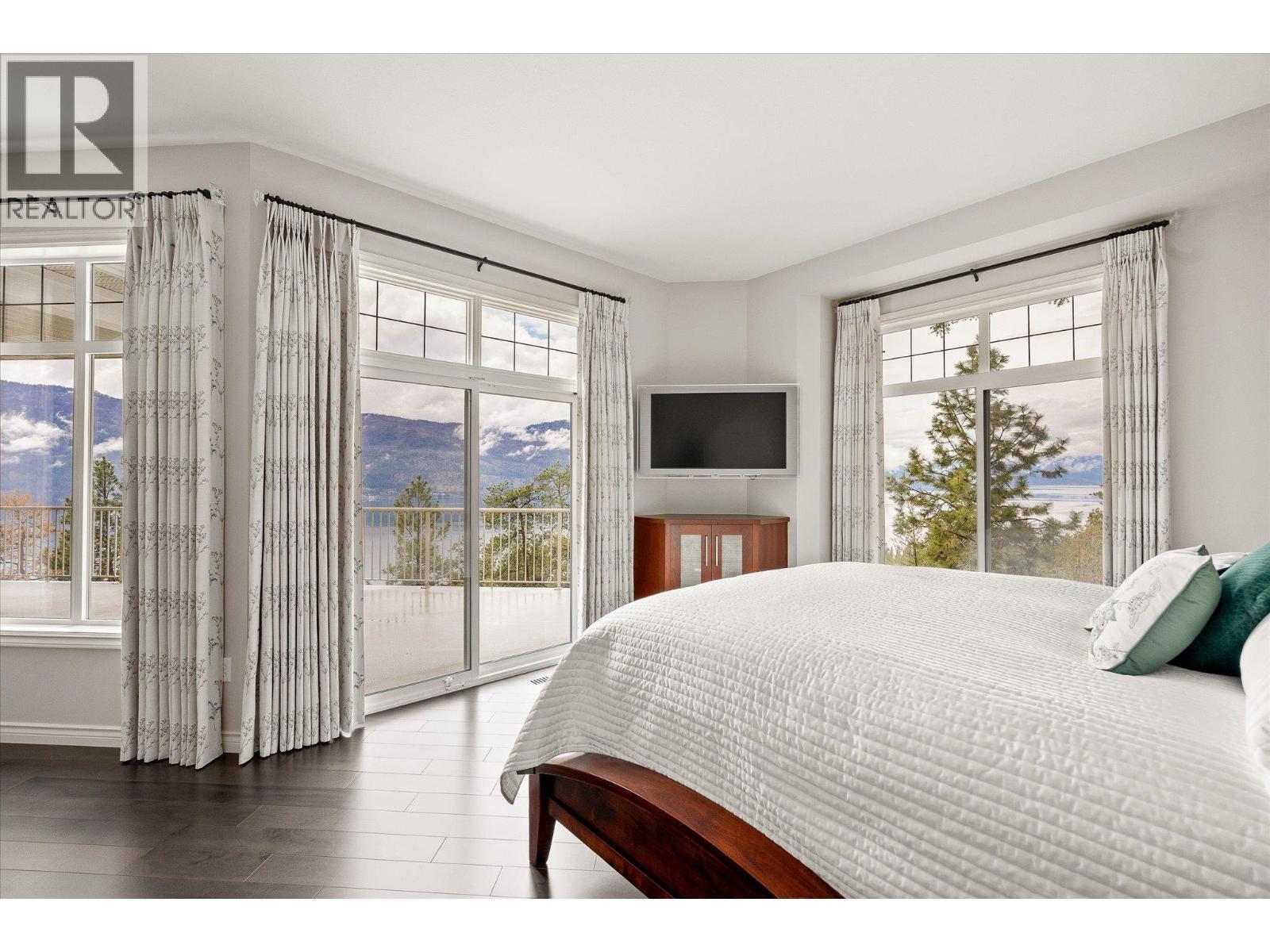 LAKE COUNTRY, British Columbia, V4V 2K7, CA, 4 Bedrooms Bedrooms, ,4 BathroomsBathrooms,Residential,For Sale,1960852