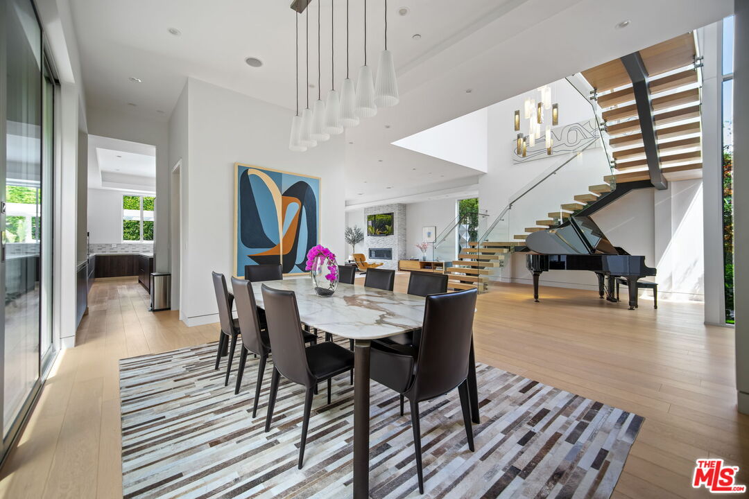 Los Angeles, California, 90046, United States, 5 Bedrooms Bedrooms, ,2 BathroomsBathrooms,Residential,For Sale,1829471