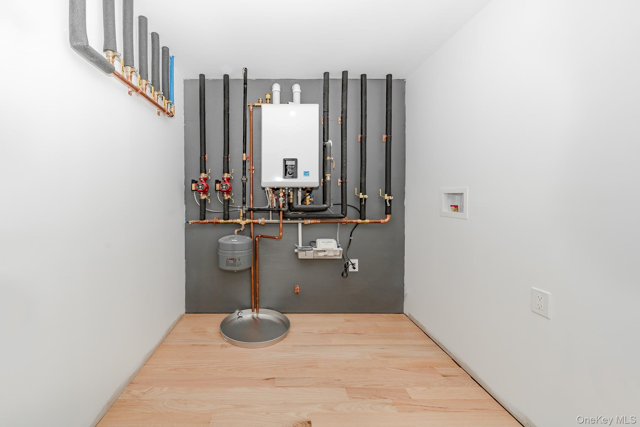 Bellmore, New York, 11710, United States, 5 Bedrooms Bedrooms, ,3 BathroomsBathrooms,Residential,For Sale,1977059