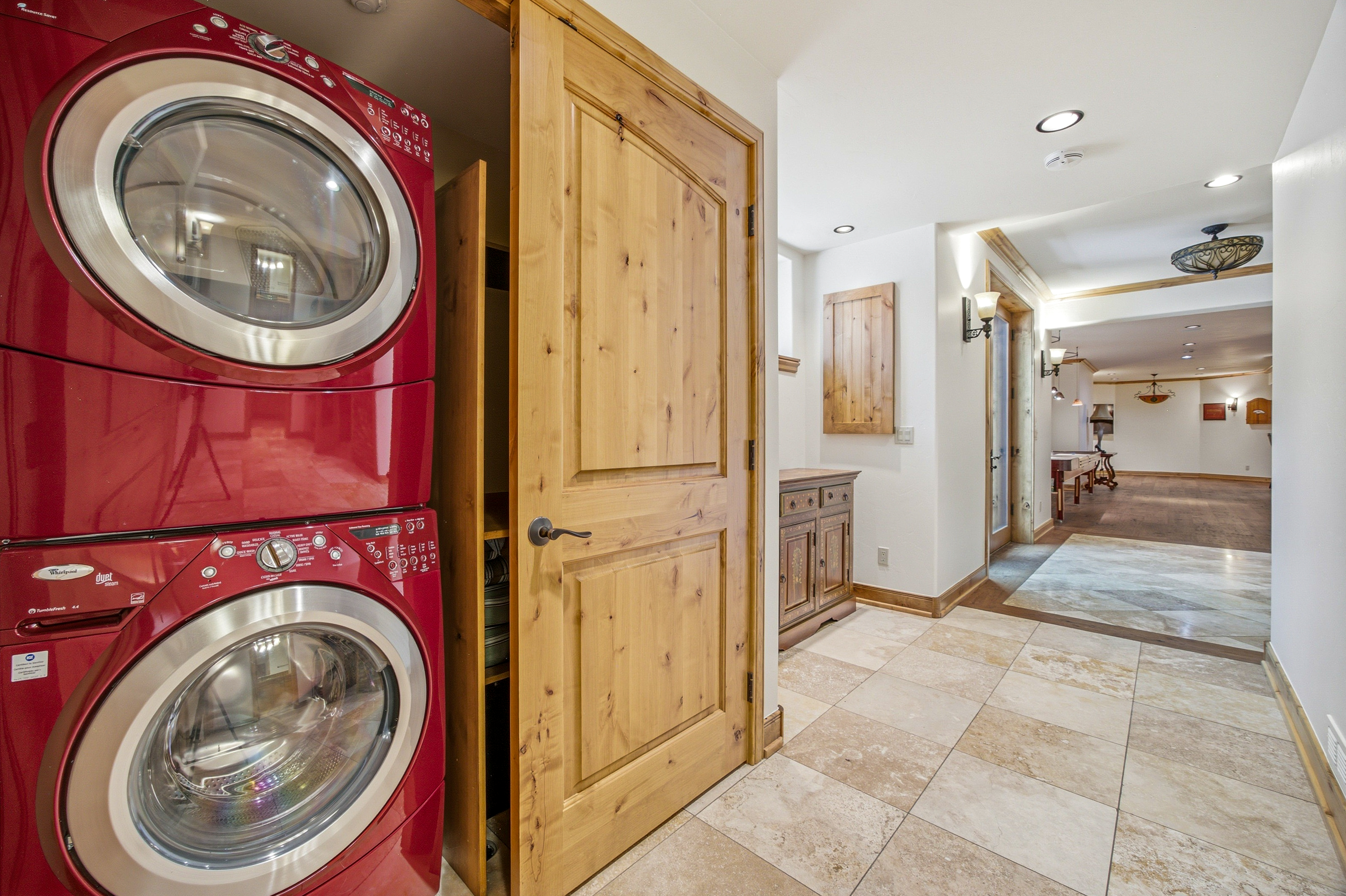  Custom-built, Single-family Home in the Exclusive Grand Traverse Neighborhood - 物件實景
