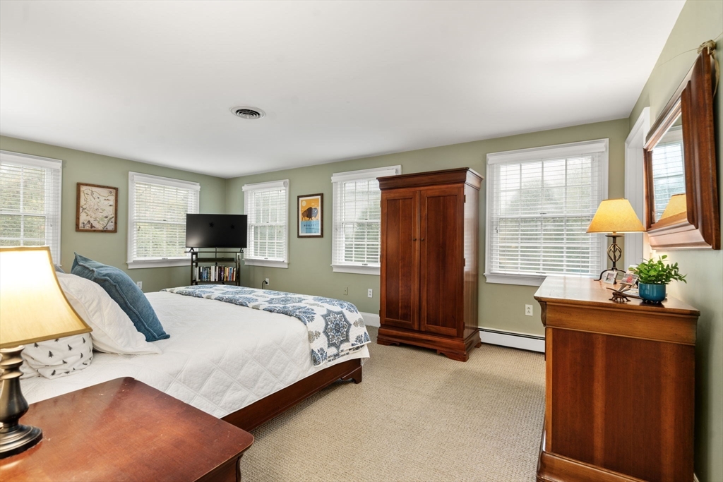 Medfield, Massachusetts, 02052, United States, 3 Bedrooms Bedrooms, ,3 BathroomsBathrooms,Residential,For Sale,1991365